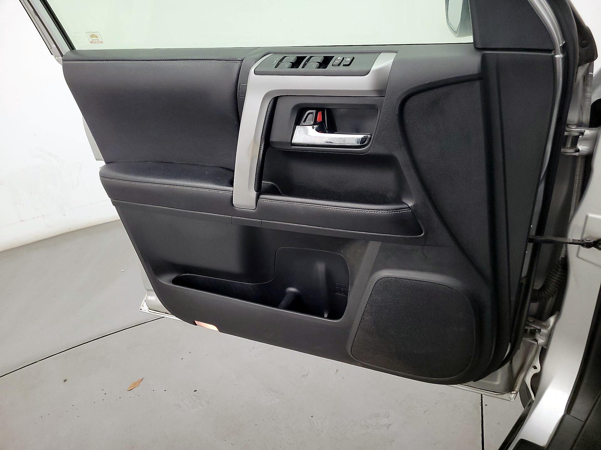 Thumbnail: 2017 Toyota 4Runner - 12