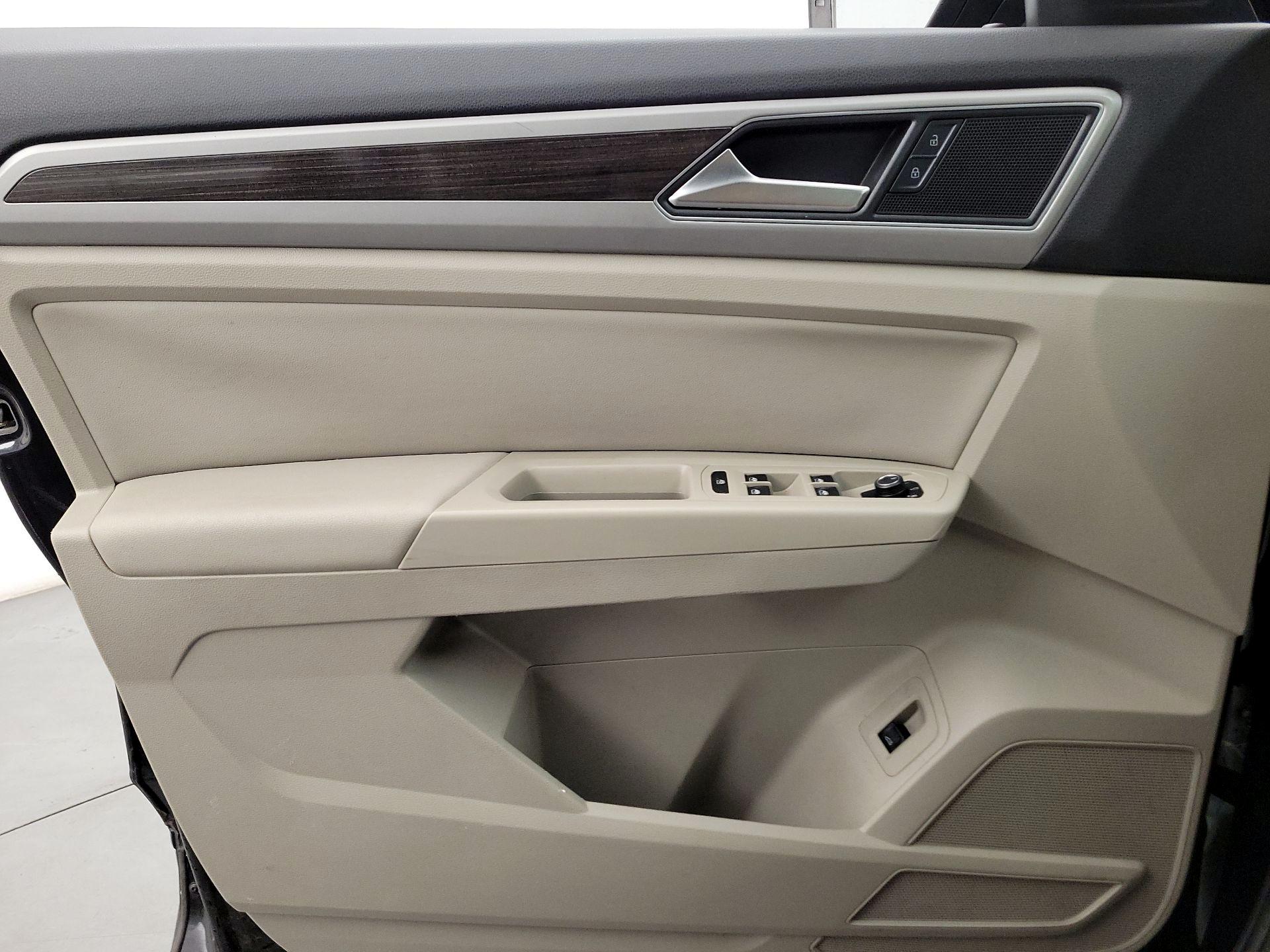 Thumbnail: 2019 Volkswagen Atlas - 12