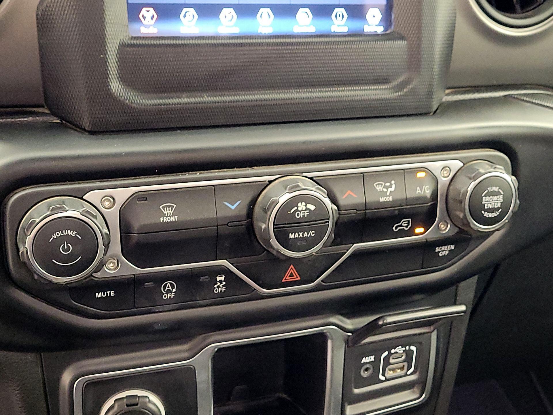 Thumbnail: 2022 Jeep Wrangler - 16