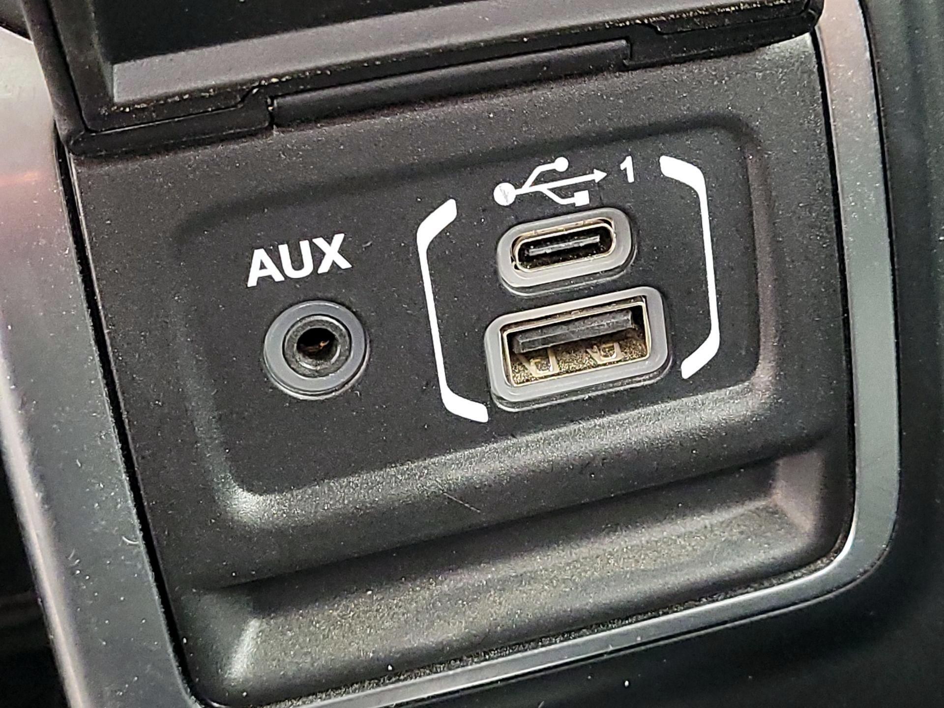 Thumbnail: 2022 Jeep Wrangler - 18