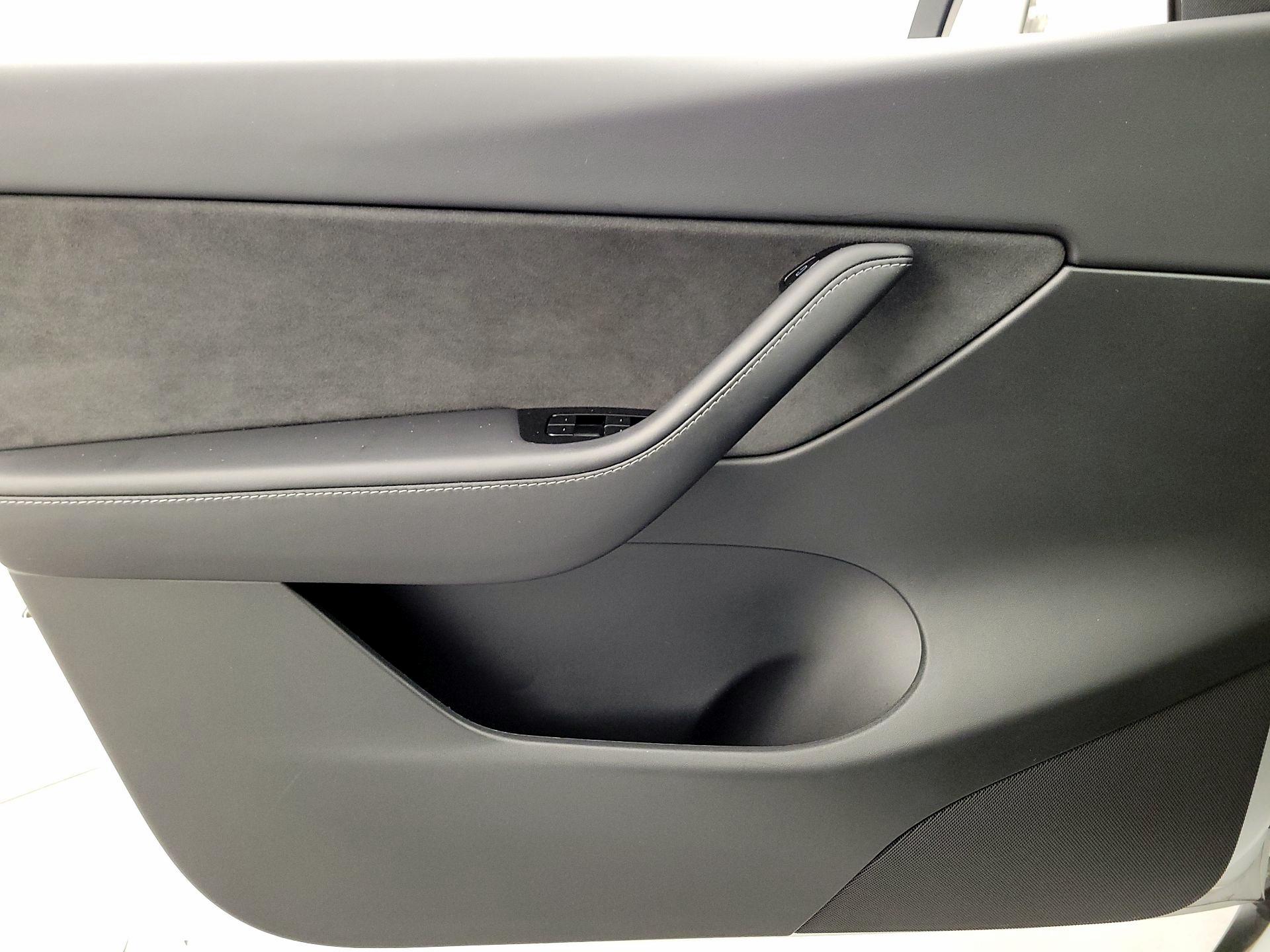 Thumbnail: 2020 Tesla Model Y - 12