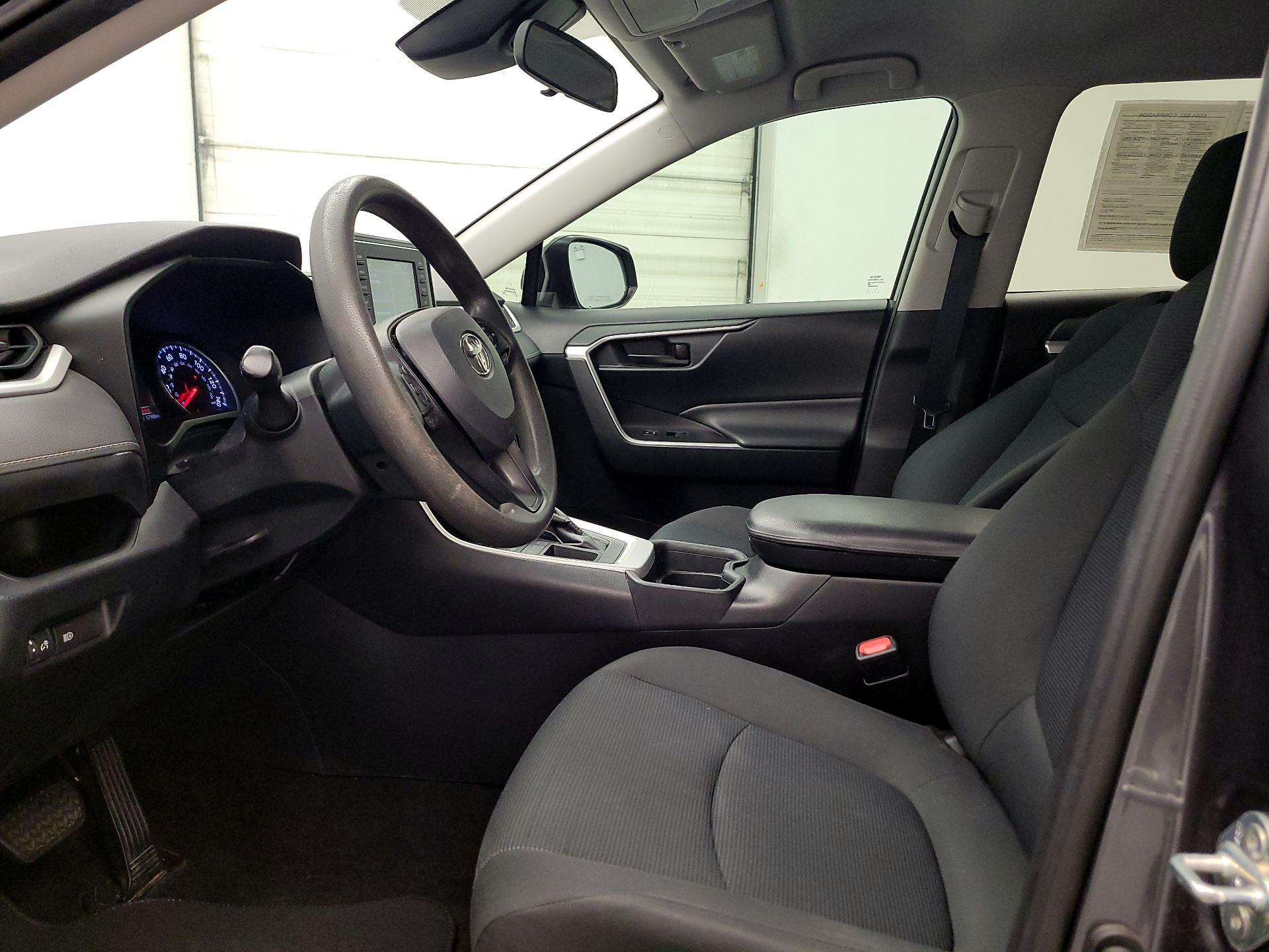 Thumbnail: 2020 Toyota RAV4 - 11