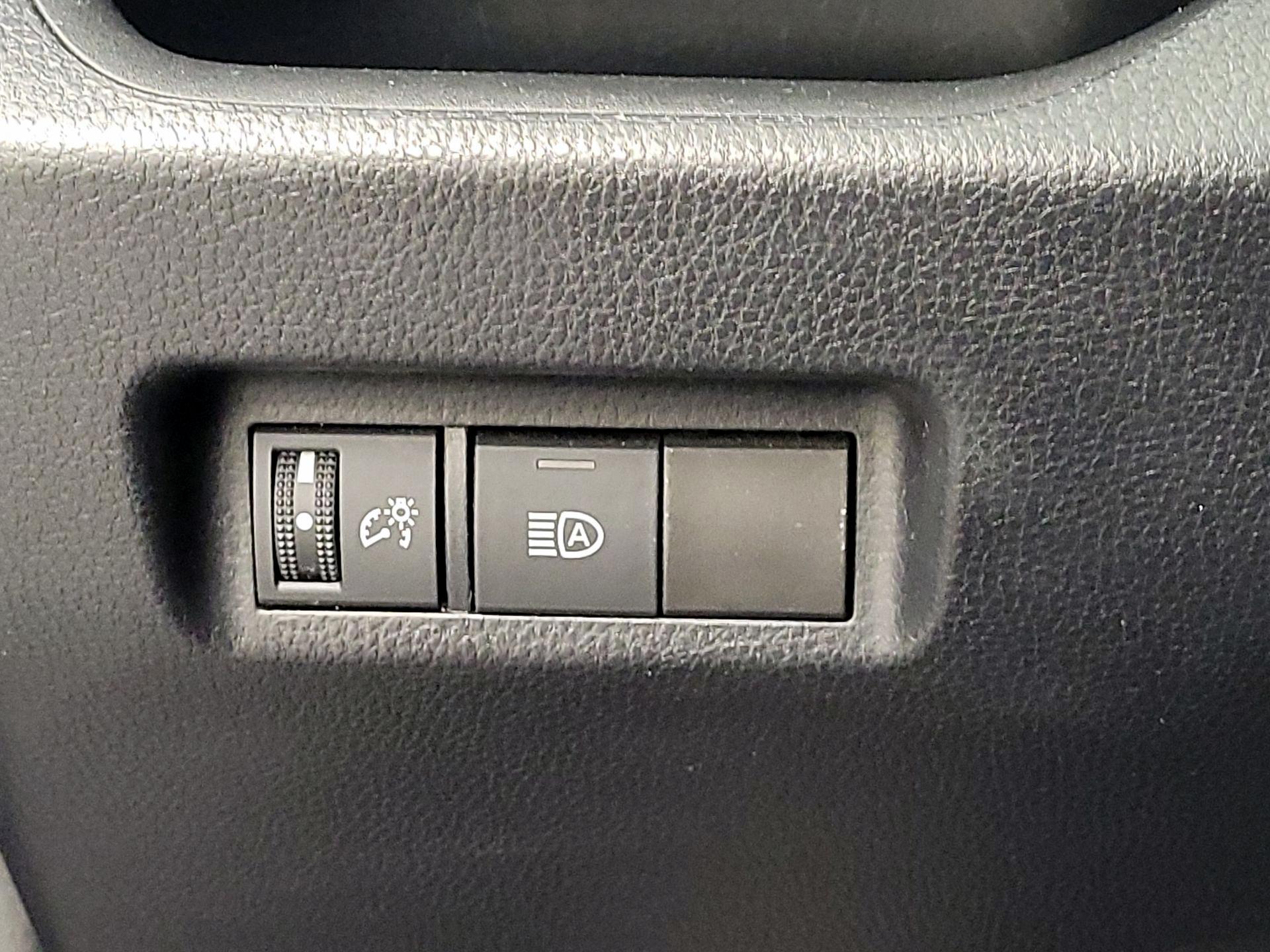 Thumbnail: 2020 Toyota RAV4 - 13