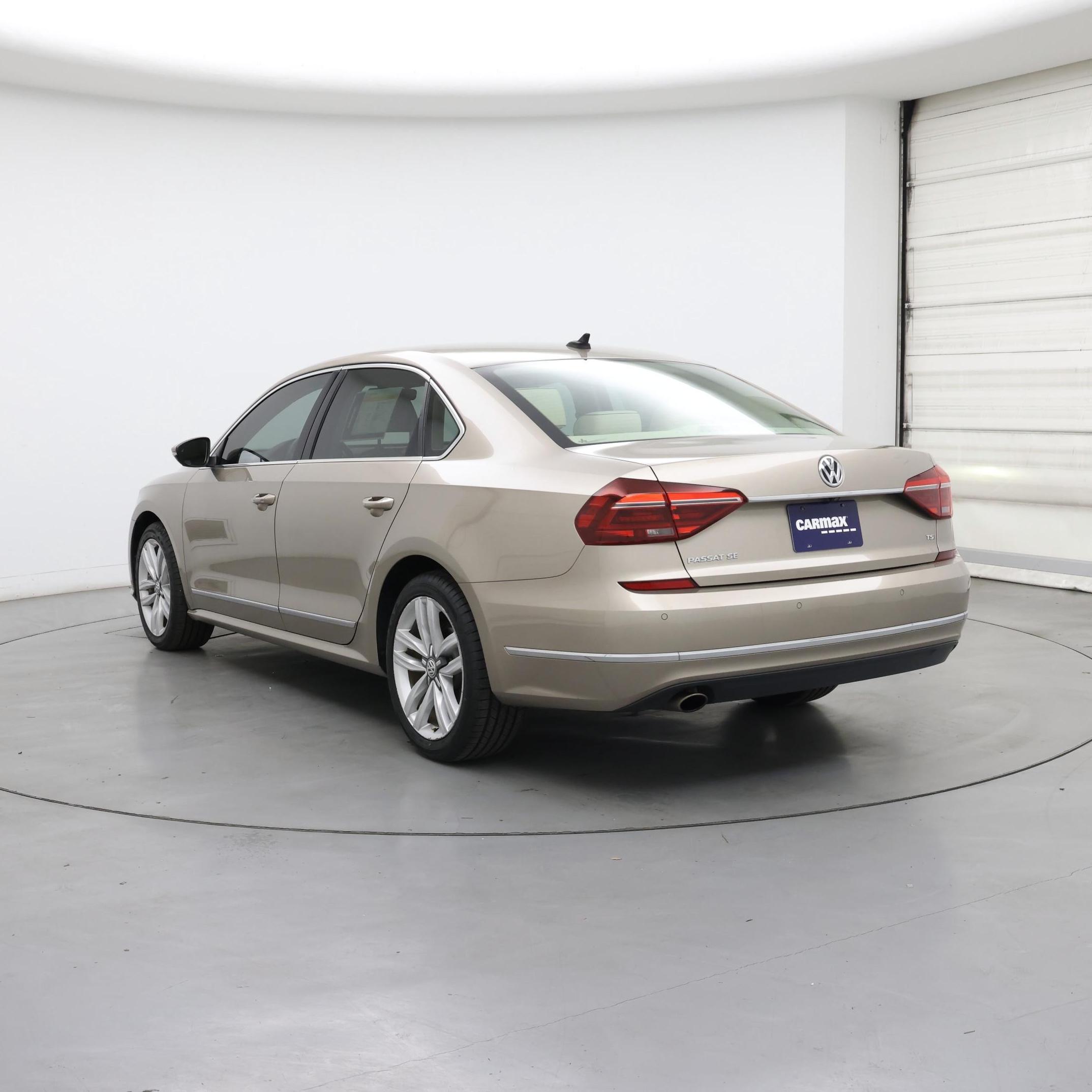 Thumbnail: 2017 Volkswagen Passat - 2