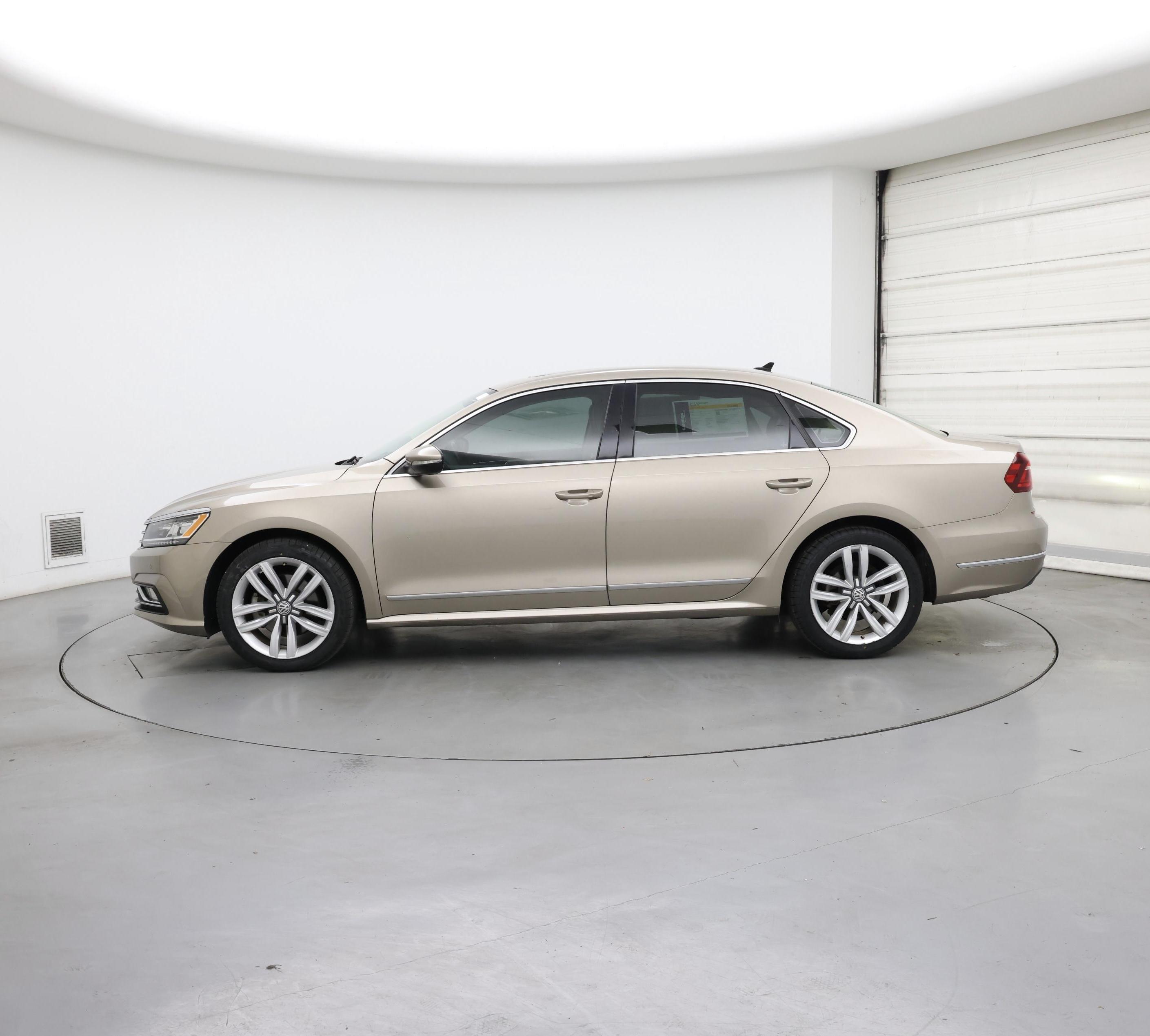 Thumbnail: 2017 Volkswagen Passat - 3