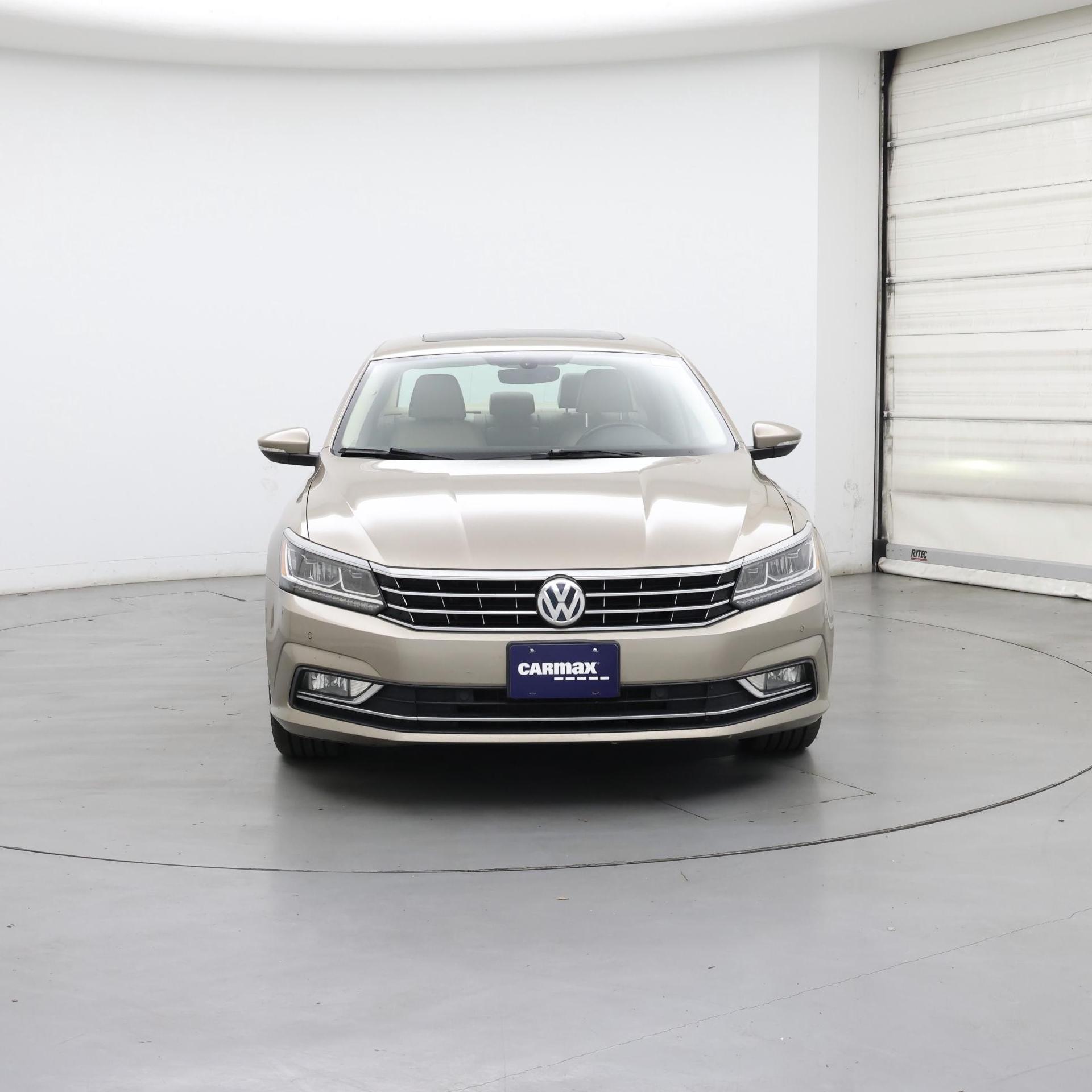 Thumbnail: 2017 Volkswagen Passat - 5