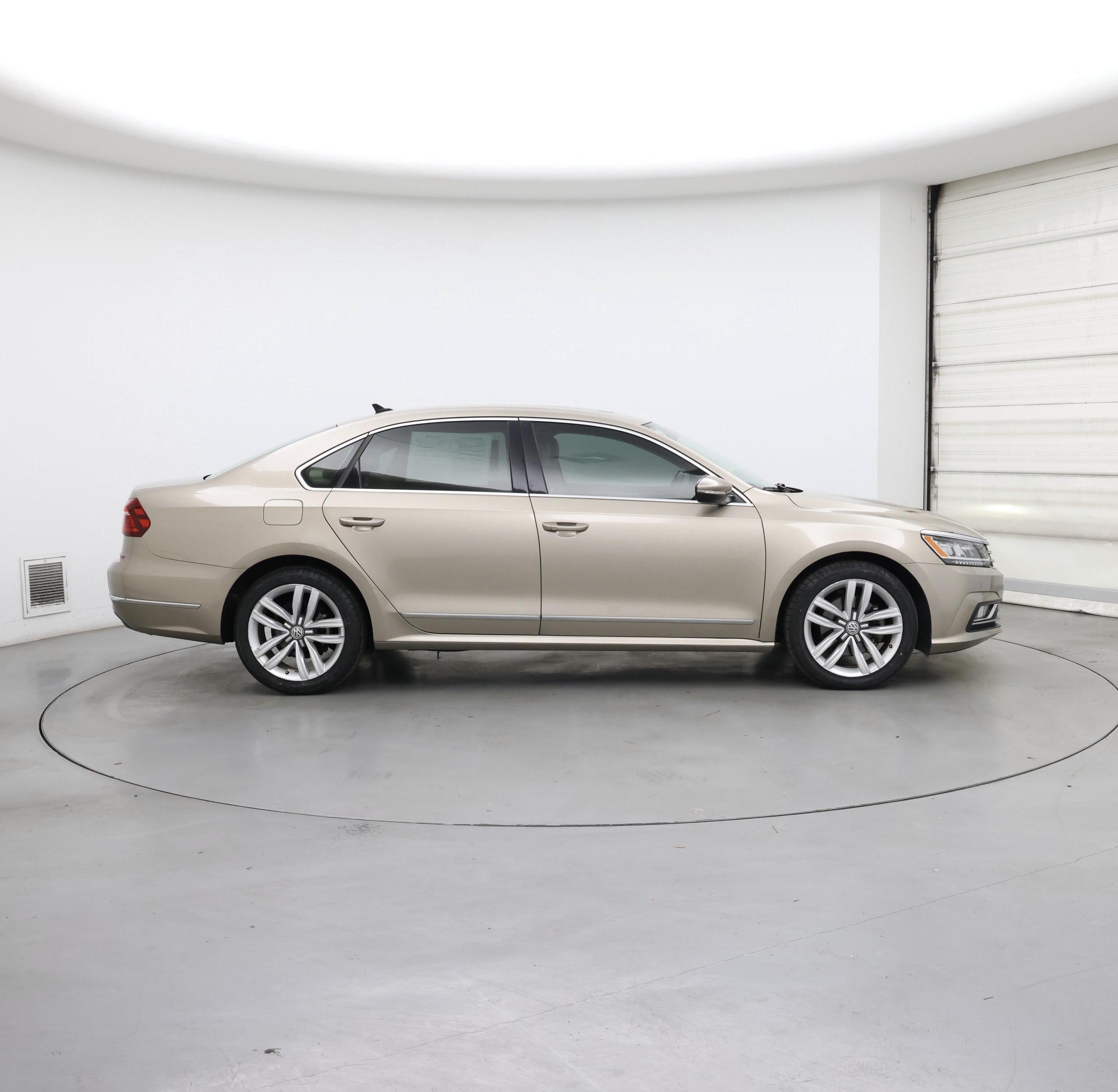 Thumbnail: 2017 Volkswagen Passat - 7