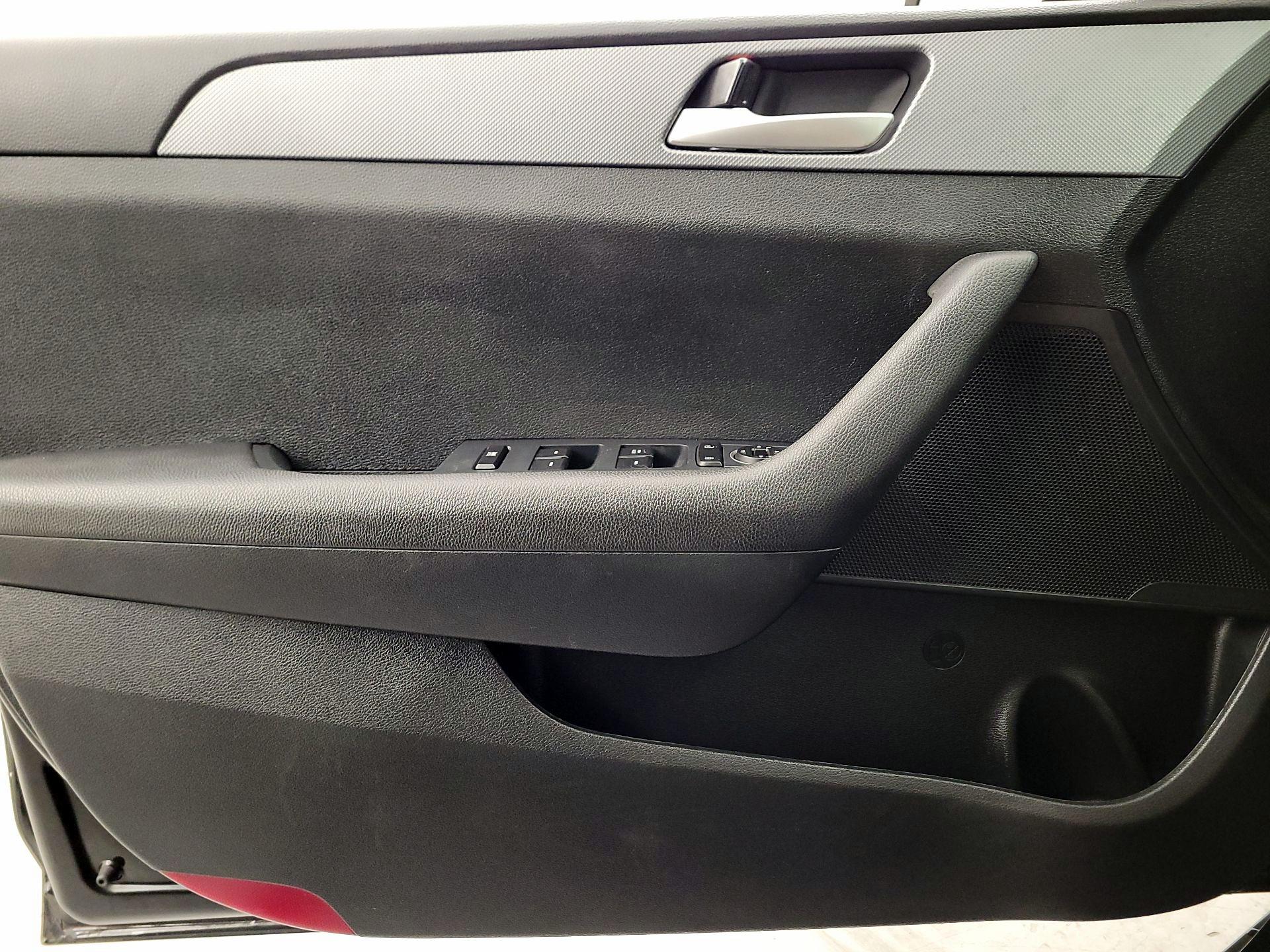 Thumbnail: 2019 Hyundai Sonata - 12