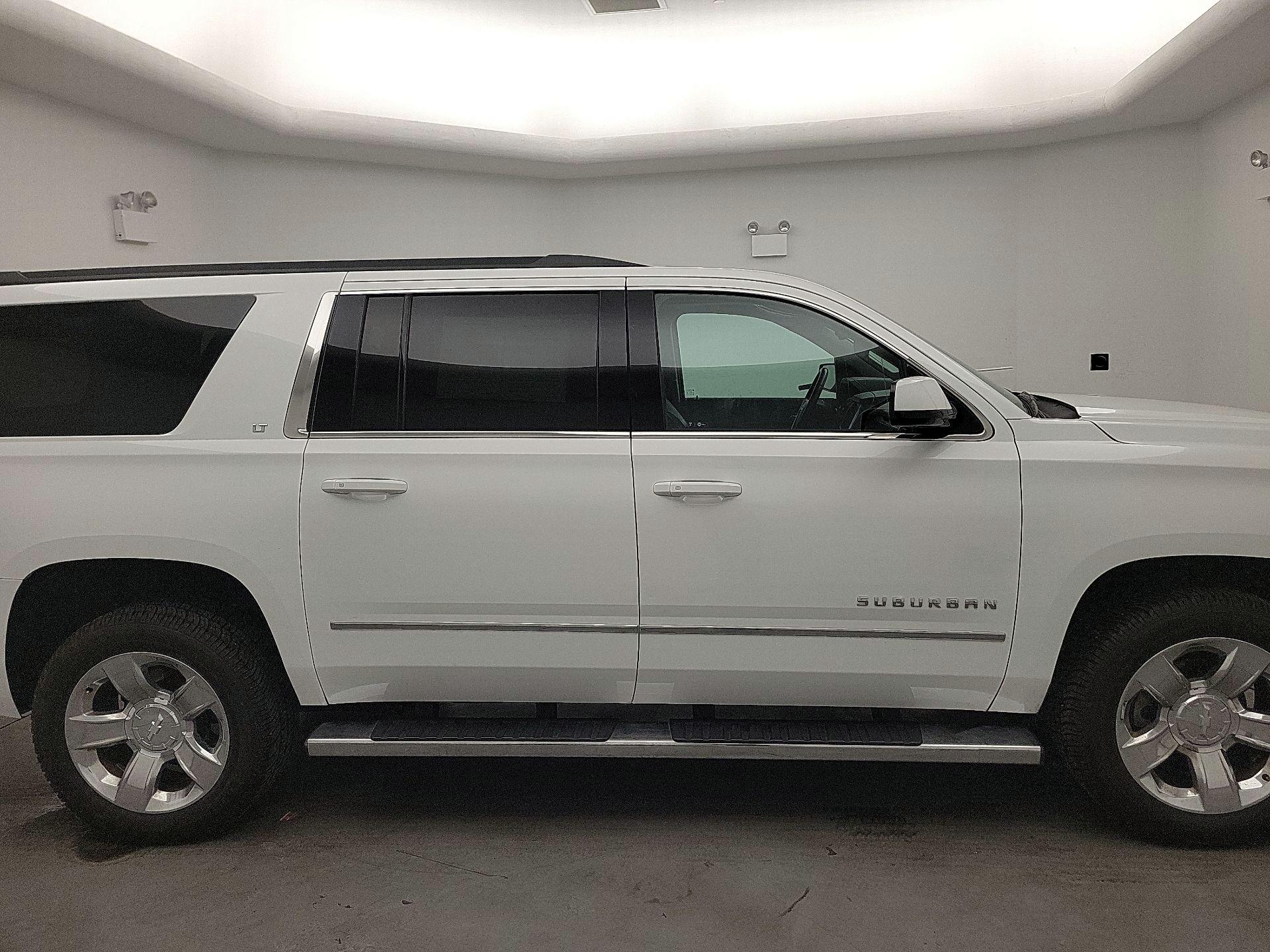 Thumbnail: 2017 Chevrolet Suburban - 4