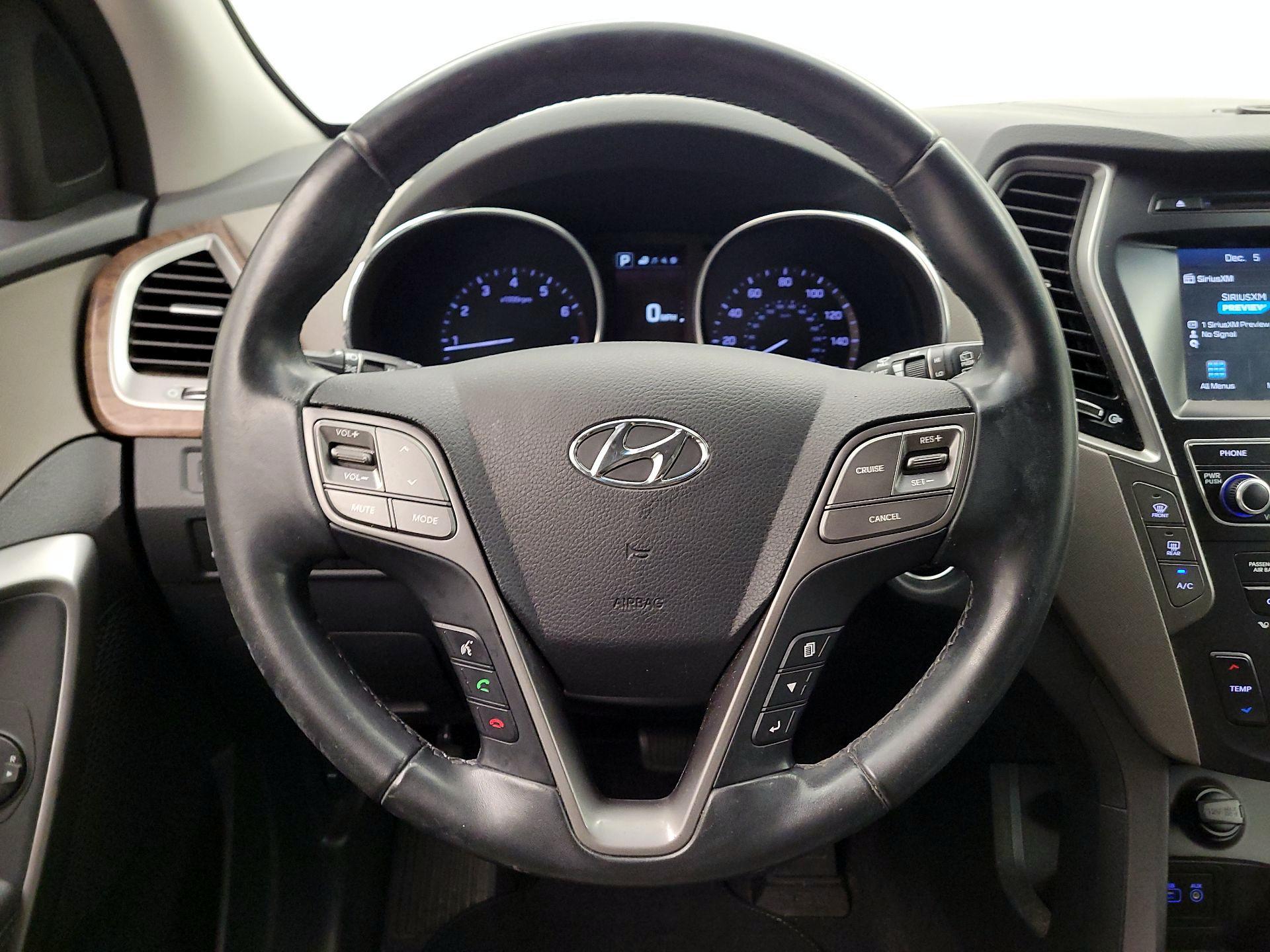 Thumbnail: 2017 Hyundai Santa Fe - 10