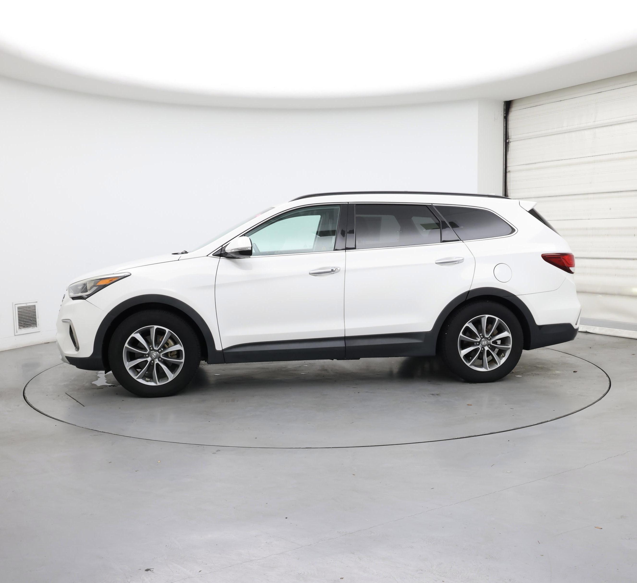 Thumbnail: 2017 Hyundai Santa Fe - 3