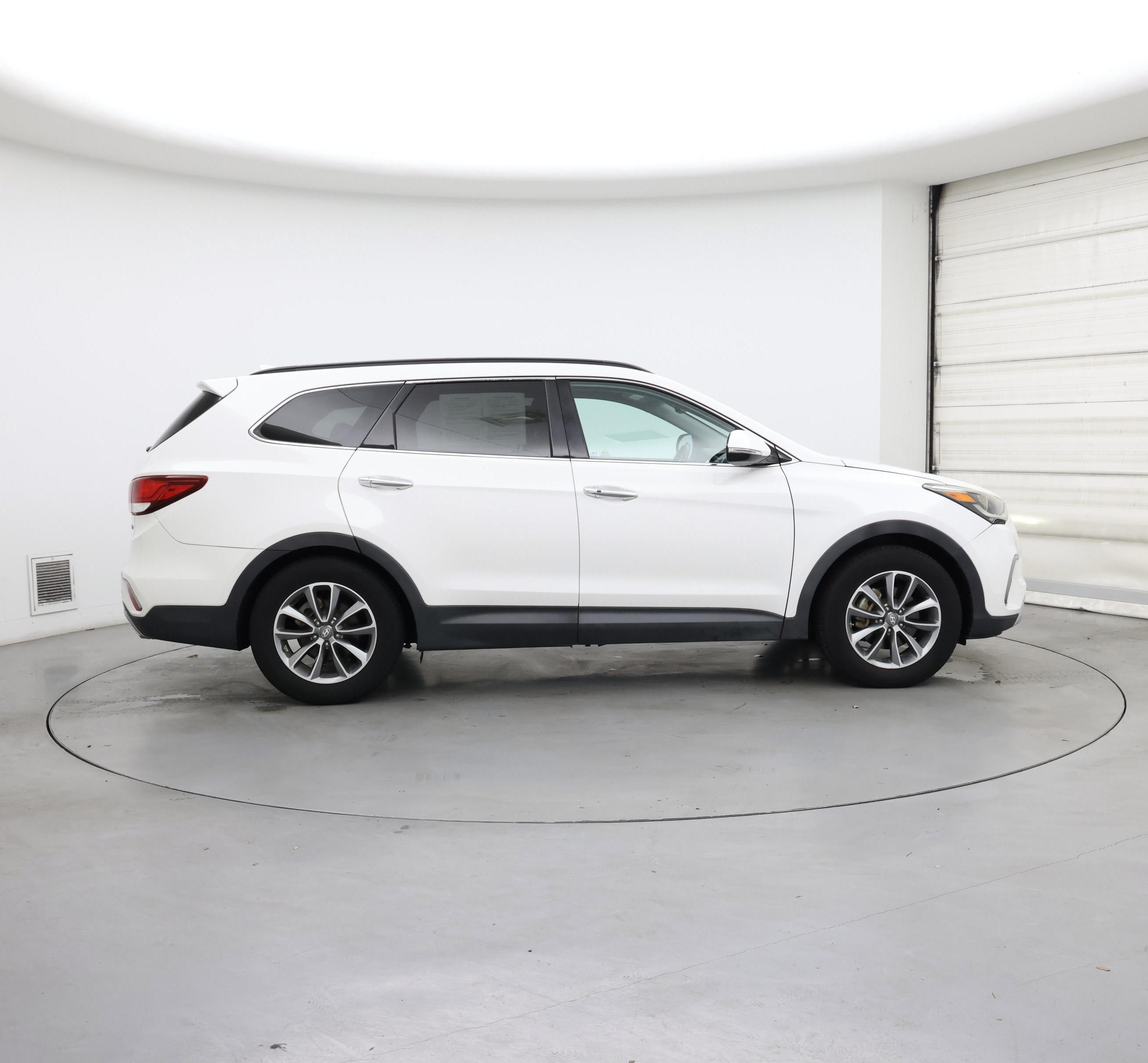 Thumbnail: 2017 Hyundai Santa Fe - 7