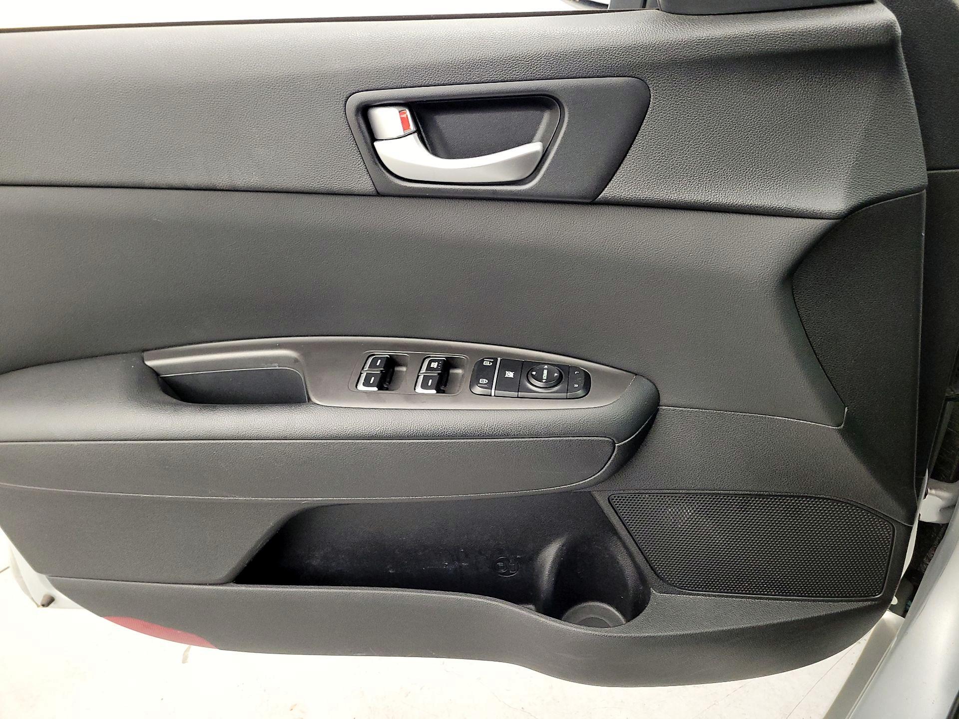 Thumbnail: 2018 Kia Optima - 12