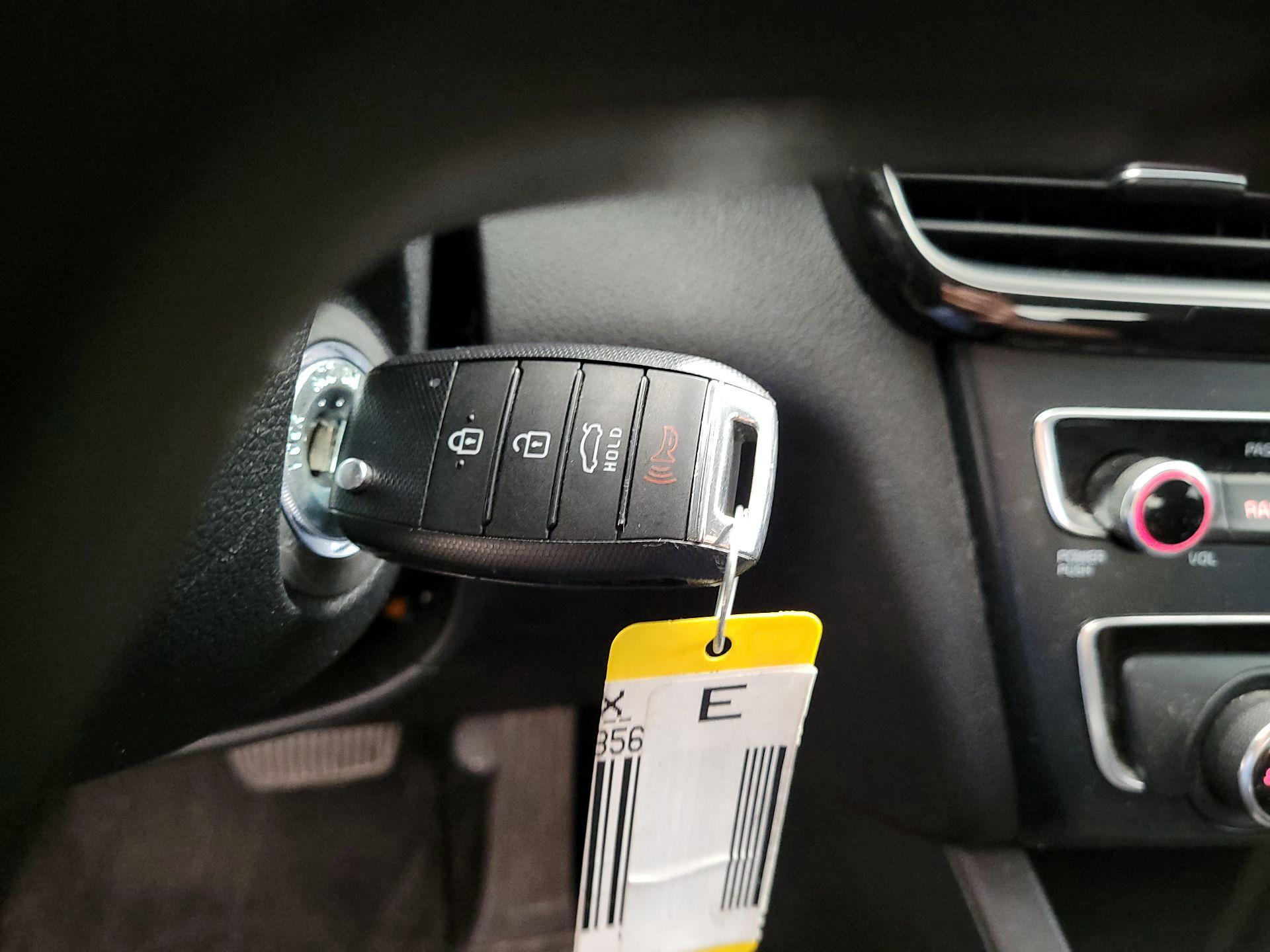 Thumbnail: 2018 Kia Optima - 18