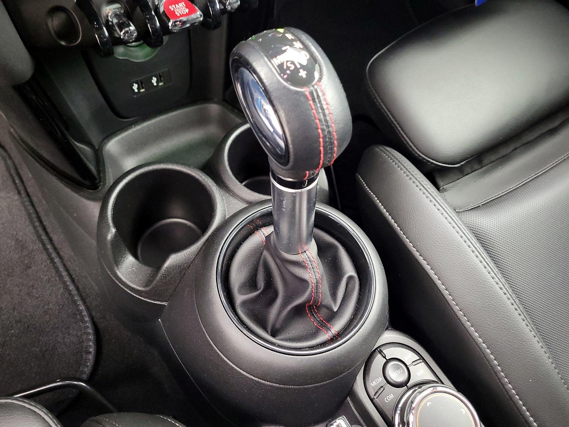 Thumbnail: 2019 MINI Cooper Hardtop - 17