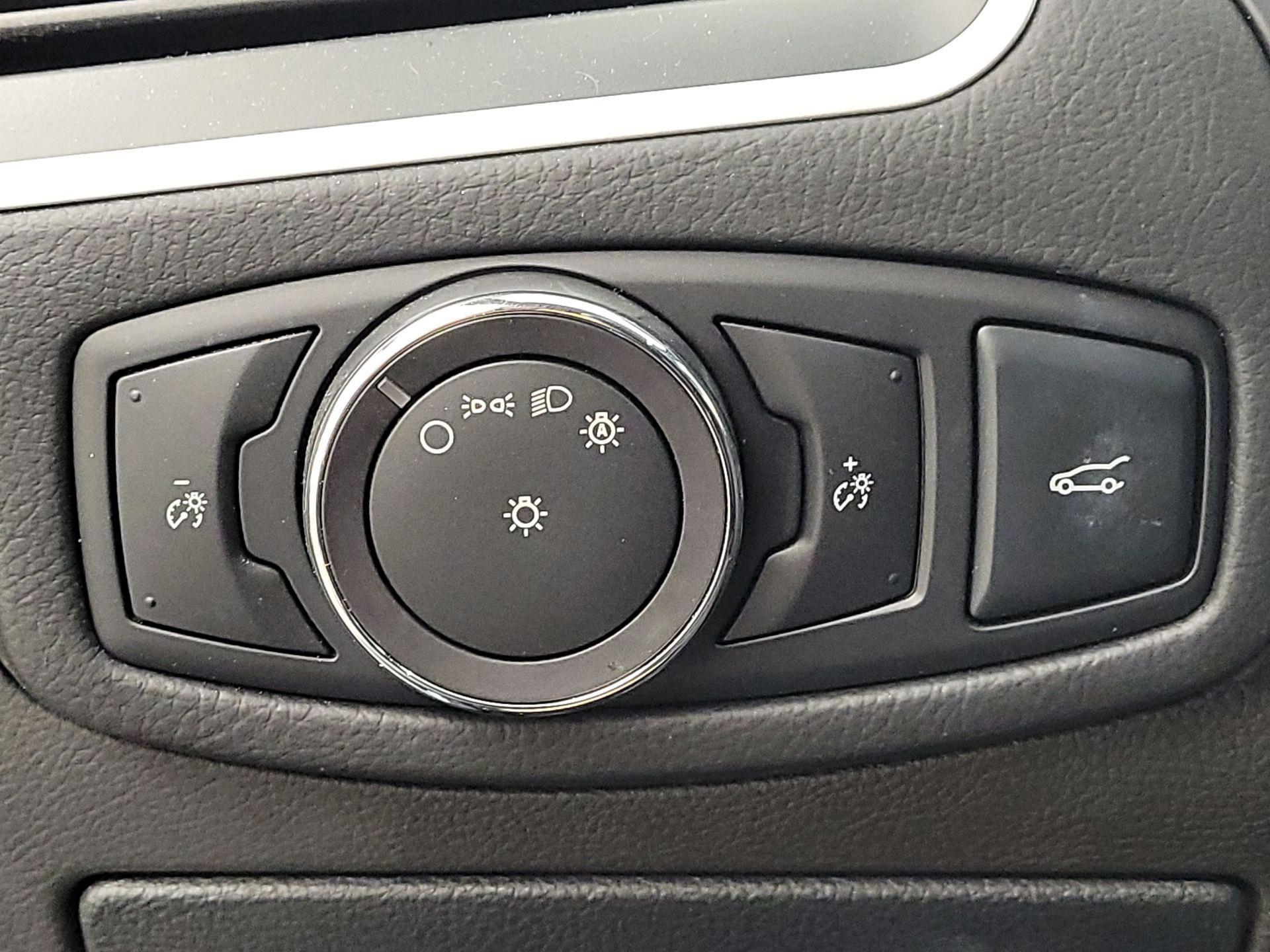 Thumbnail: 2018 Ford Edge - 13