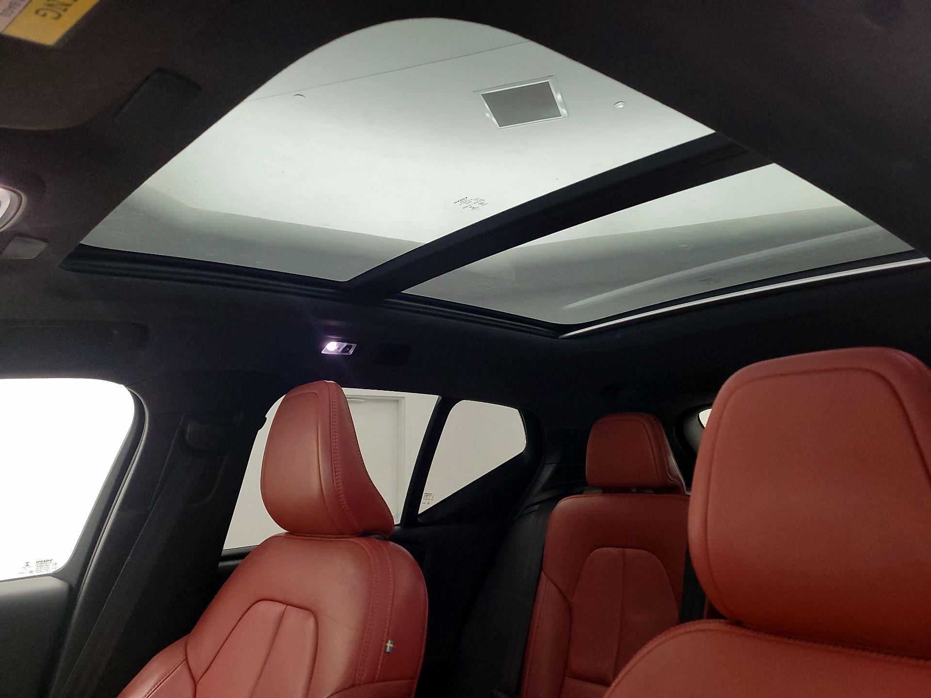 Thumbnail: 2019 Volvo XC40 - 18