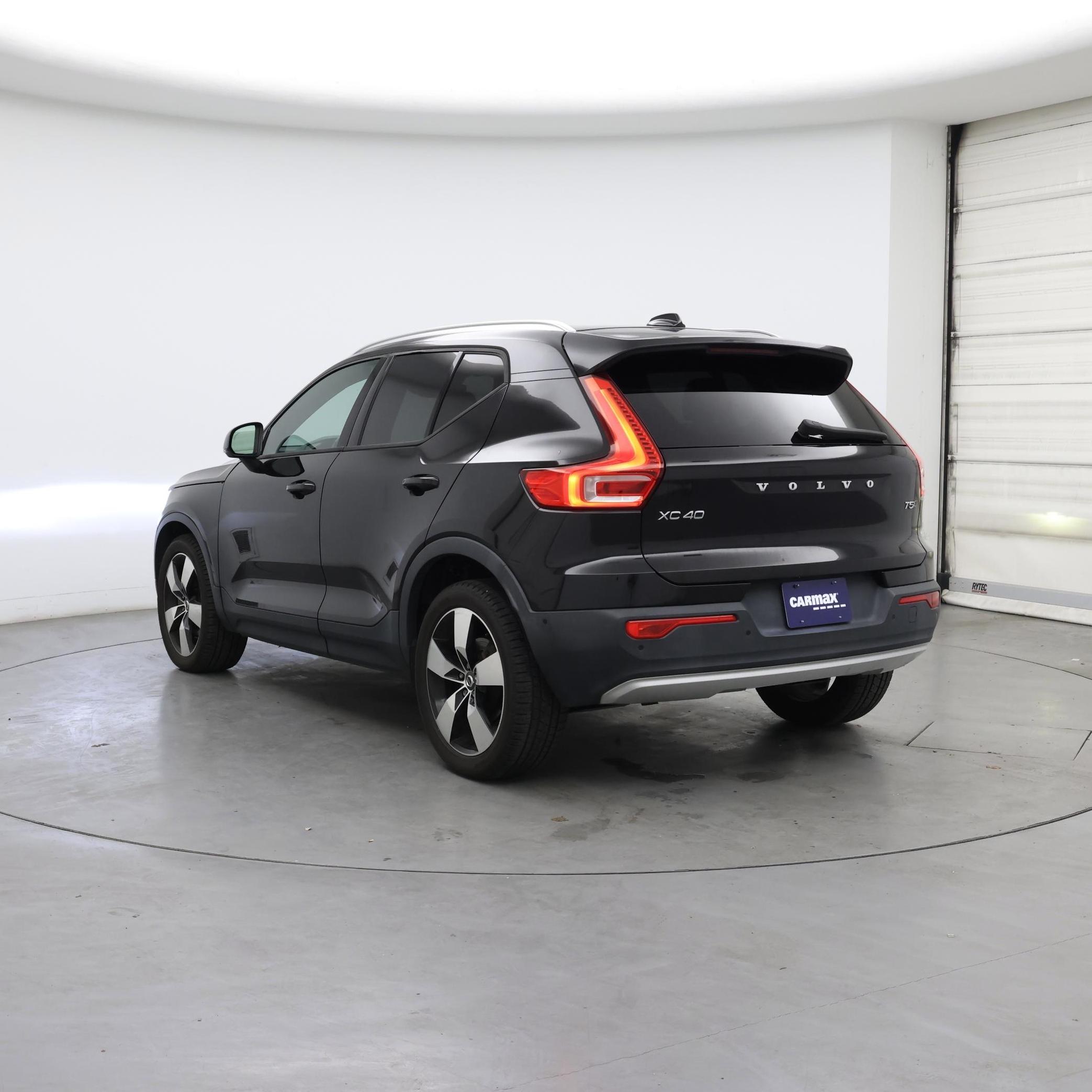 Thumbnail: 2019 Volvo XC40 - 2