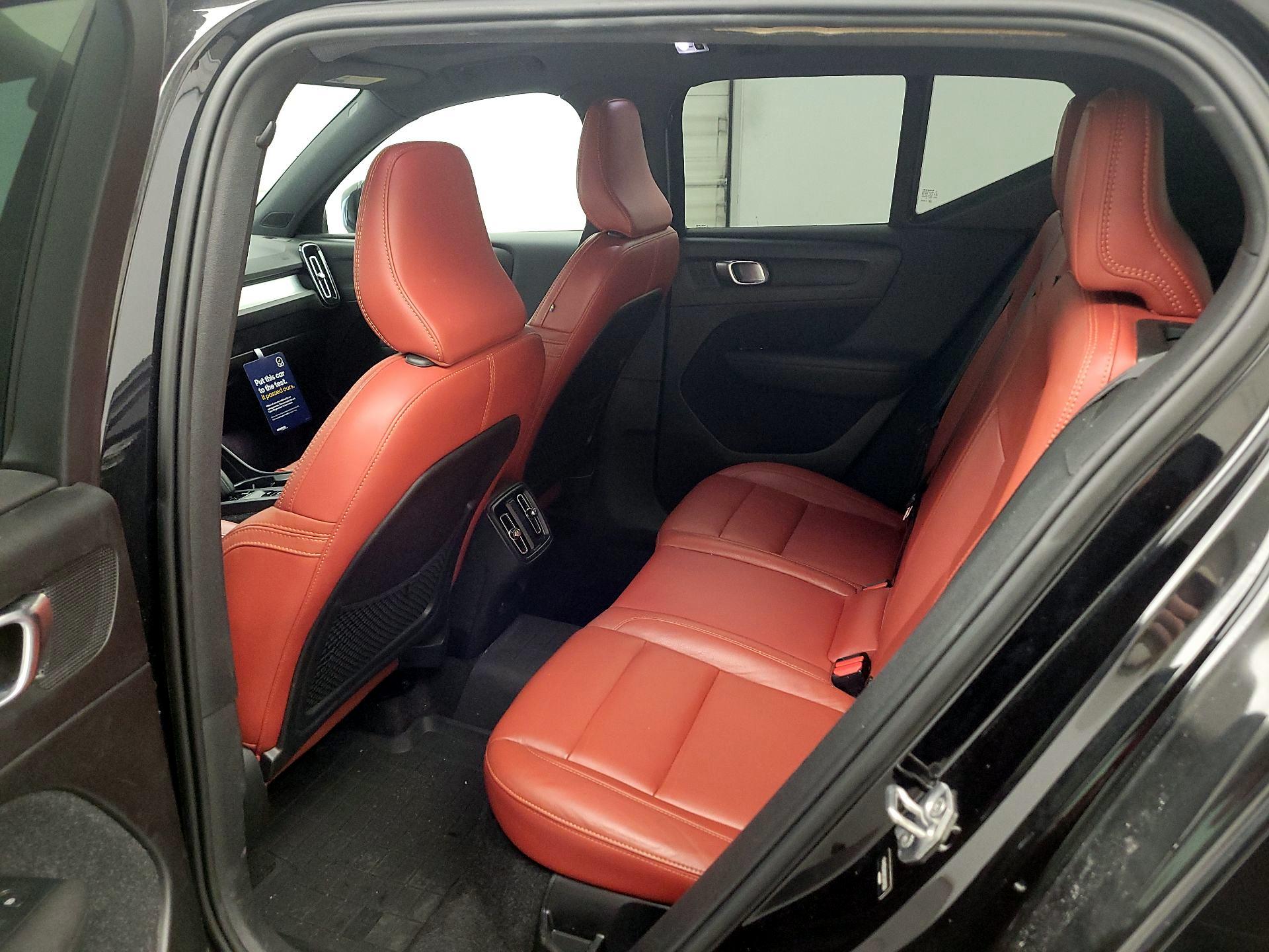 Thumbnail: 2019 Volvo XC40 - 19