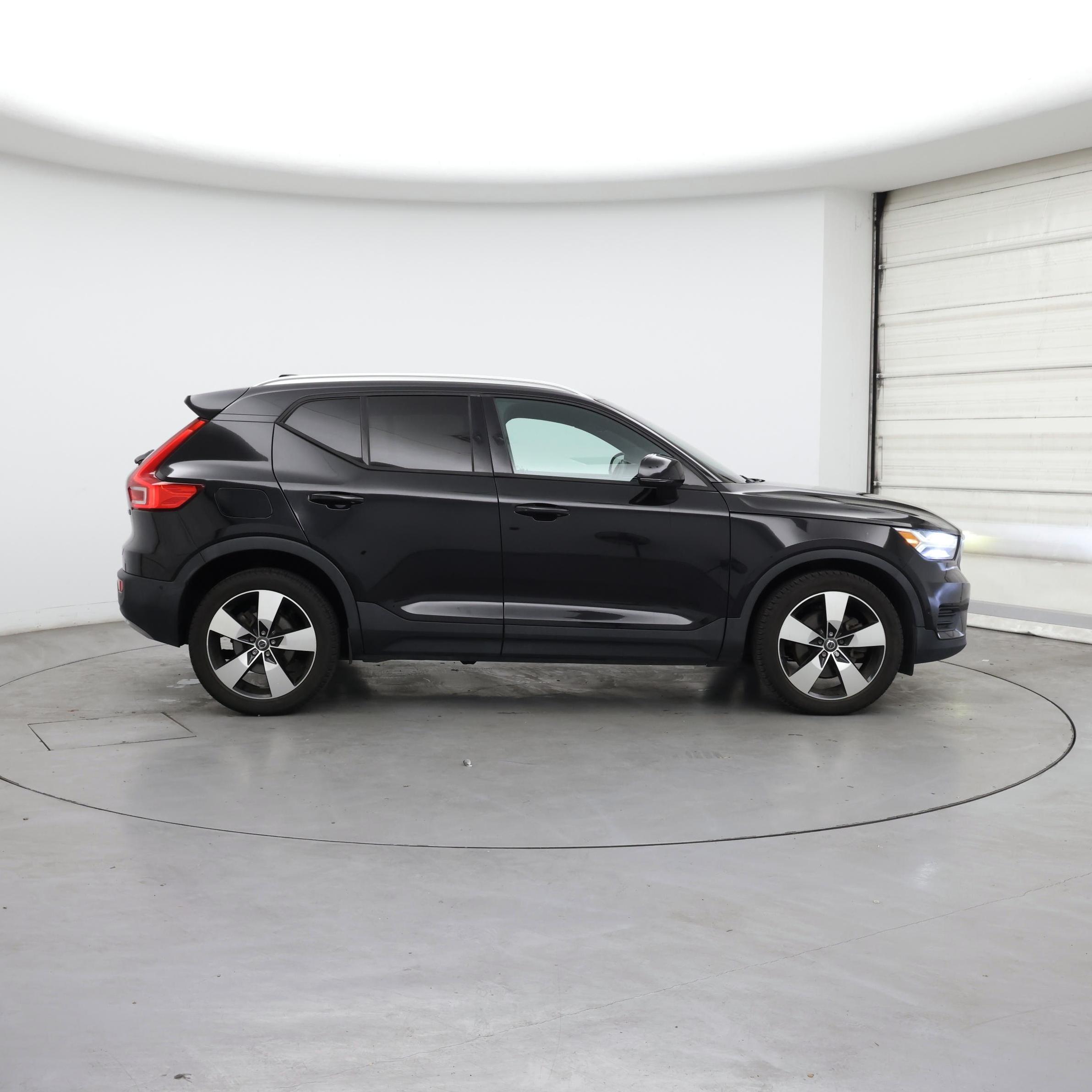 Thumbnail: 2019 Volvo XC40 - 7