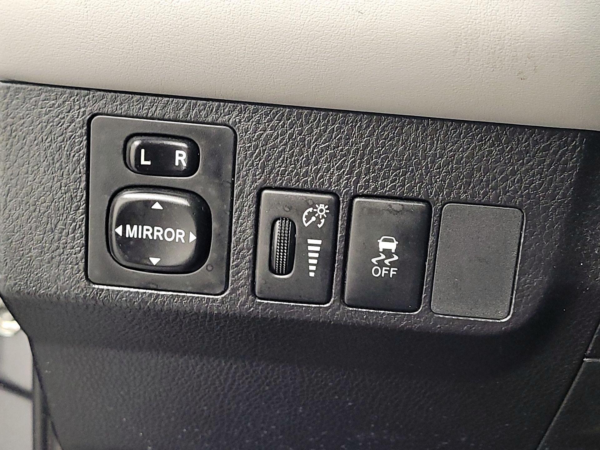 Thumbnail: 2014 Toyota RAV4 - 13