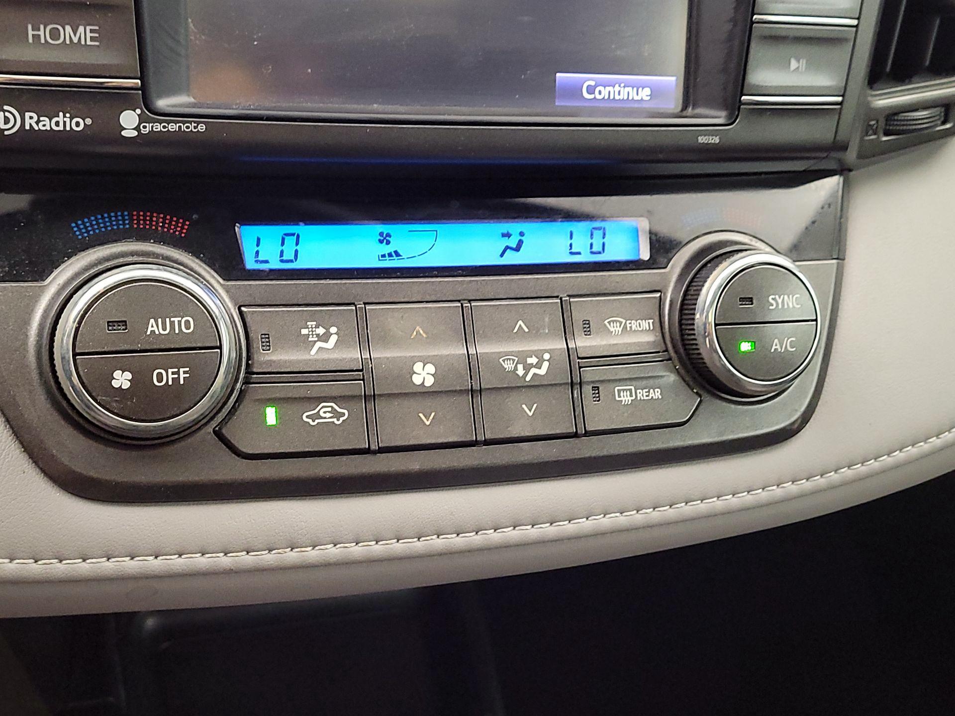 Thumbnail: 2014 Toyota RAV4 - 16