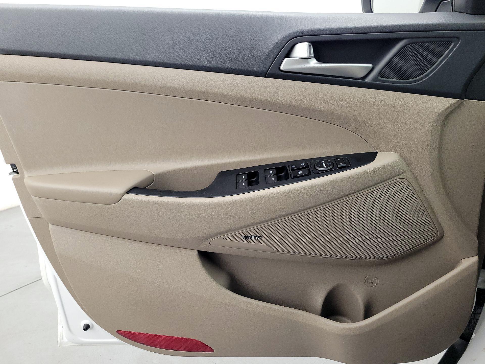 Thumbnail: 2019 Hyundai Tucson - 12