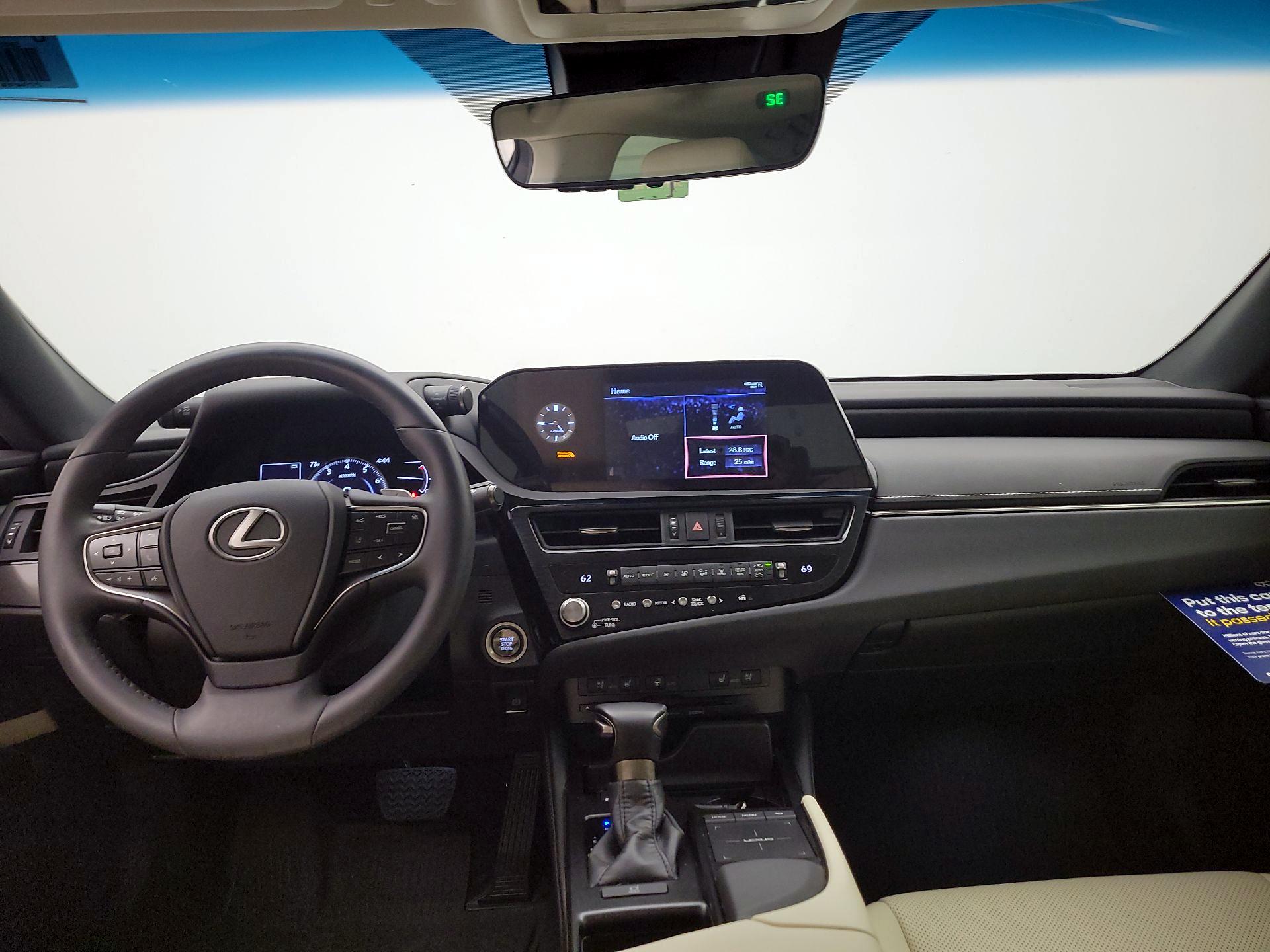 Thumbnail: 2022 Lexus ES - 9