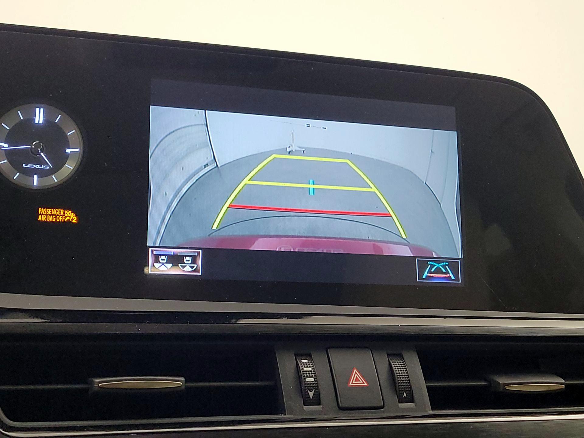 Thumbnail: 2022 Lexus ES - 13