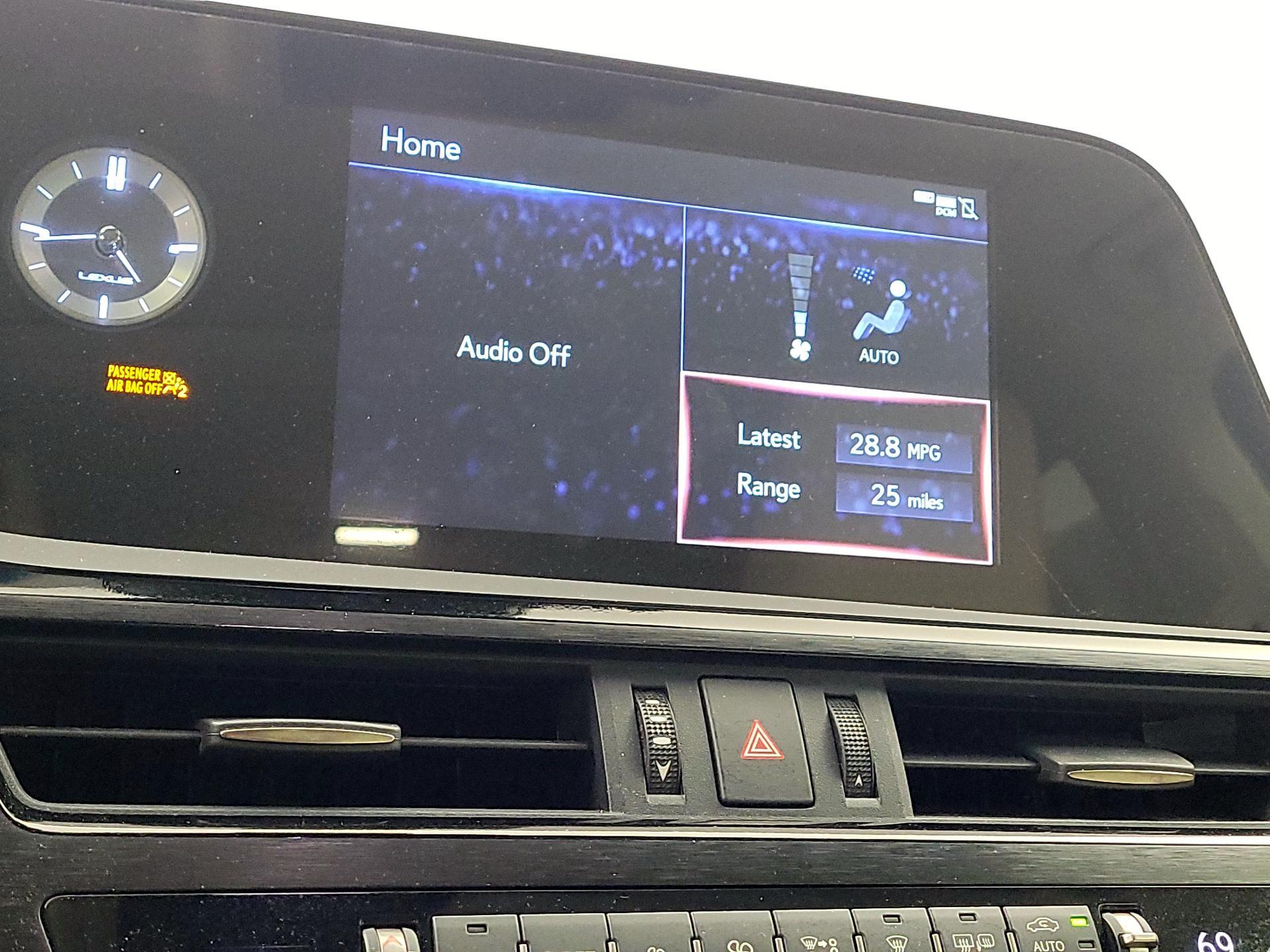 Thumbnail: 2022 Lexus ES - 14