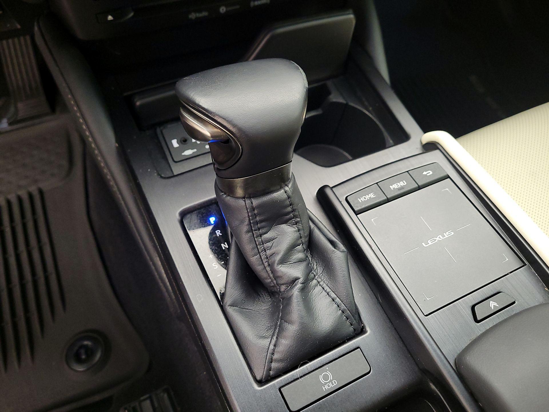 Thumbnail: 2022 Lexus ES - 16