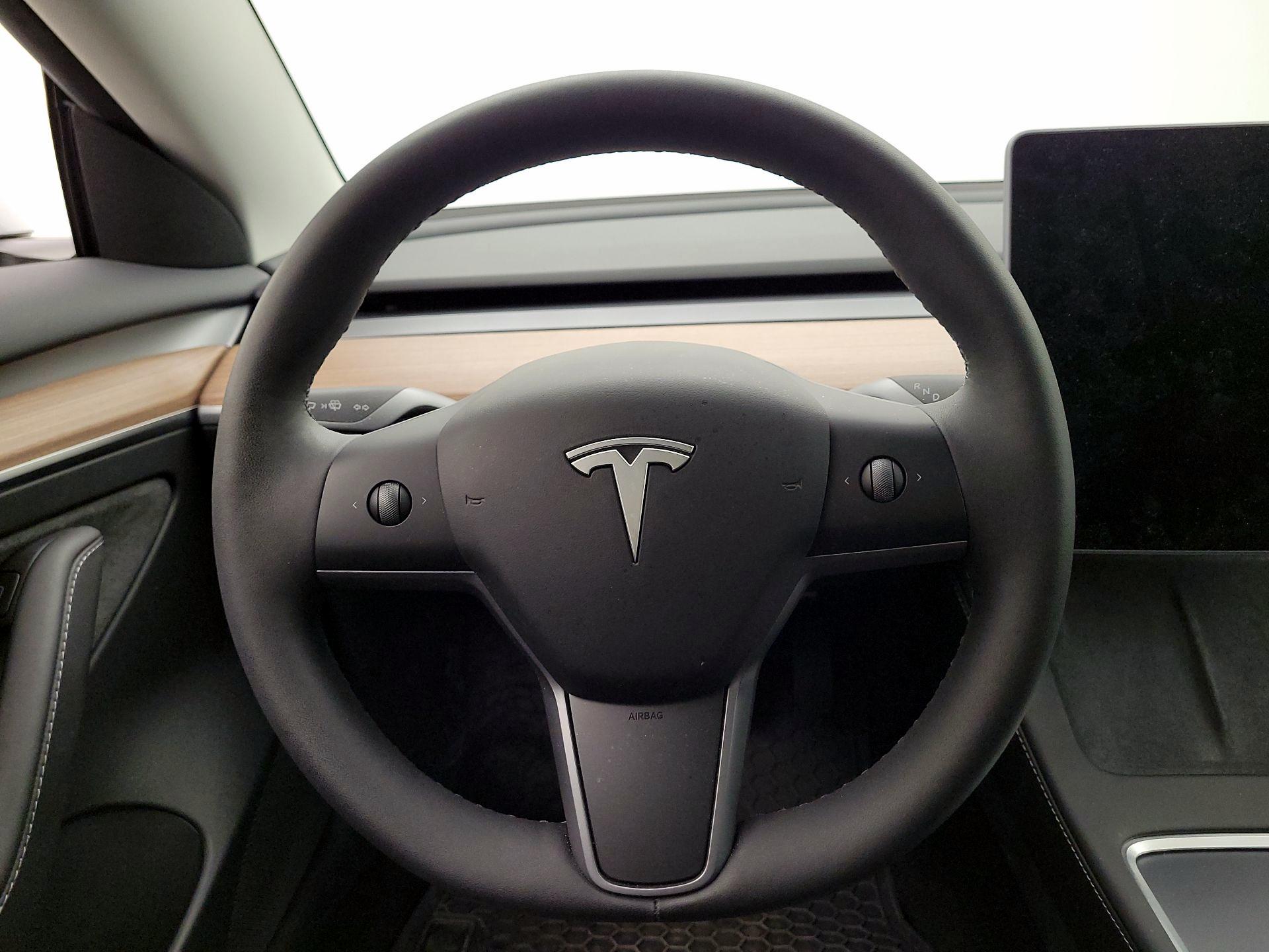 Thumbnail: 2023 Tesla Model 3 - 10