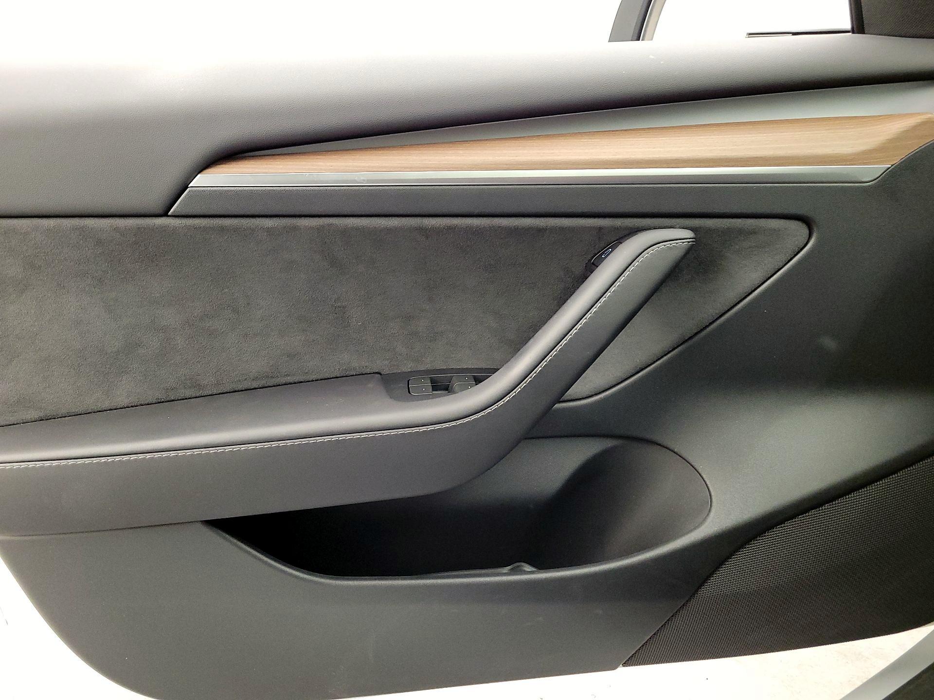 Thumbnail: 2023 Tesla Model 3 - 12