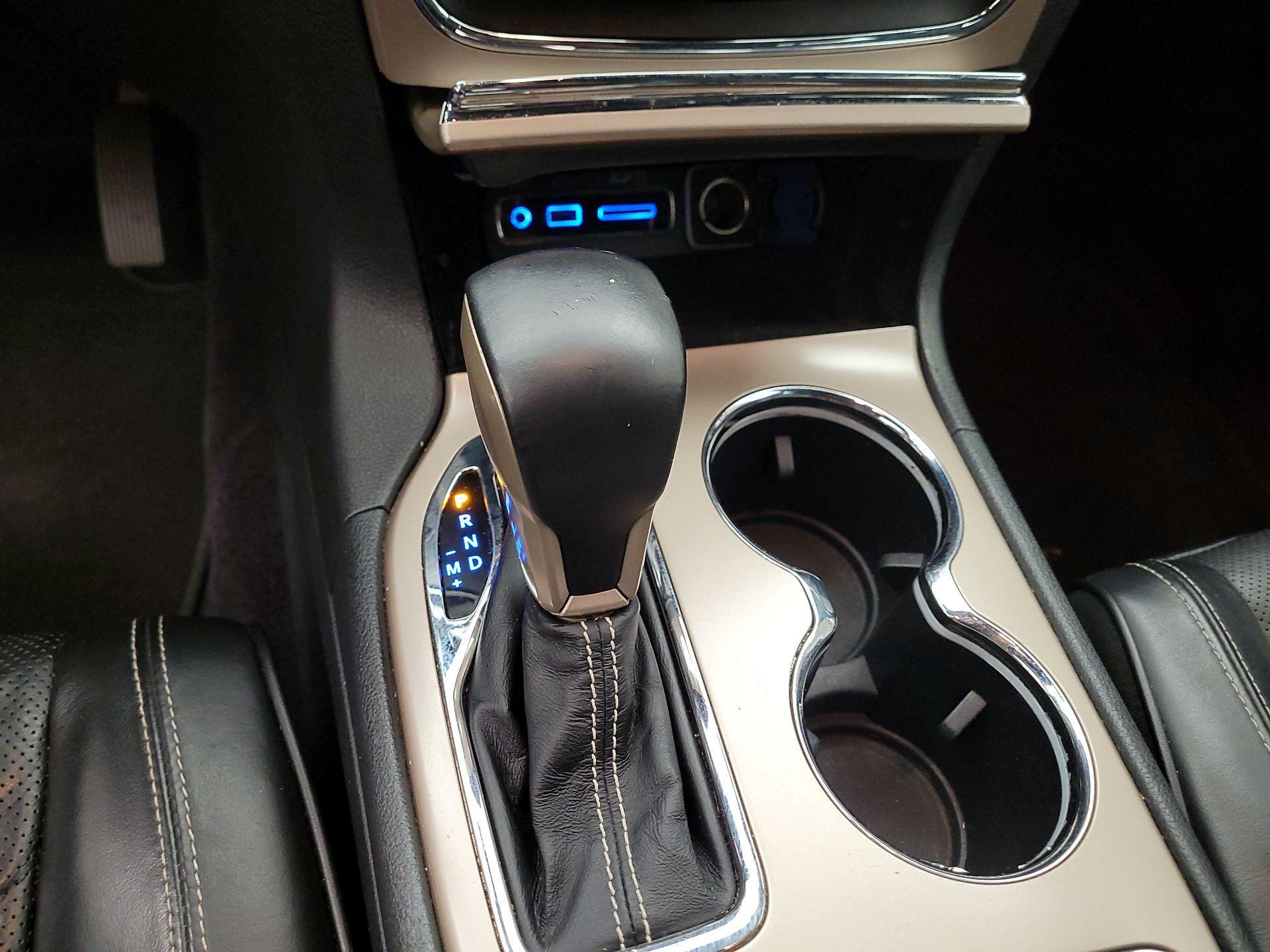 Thumbnail: 2017 Jeep Grand Cherokee - 15