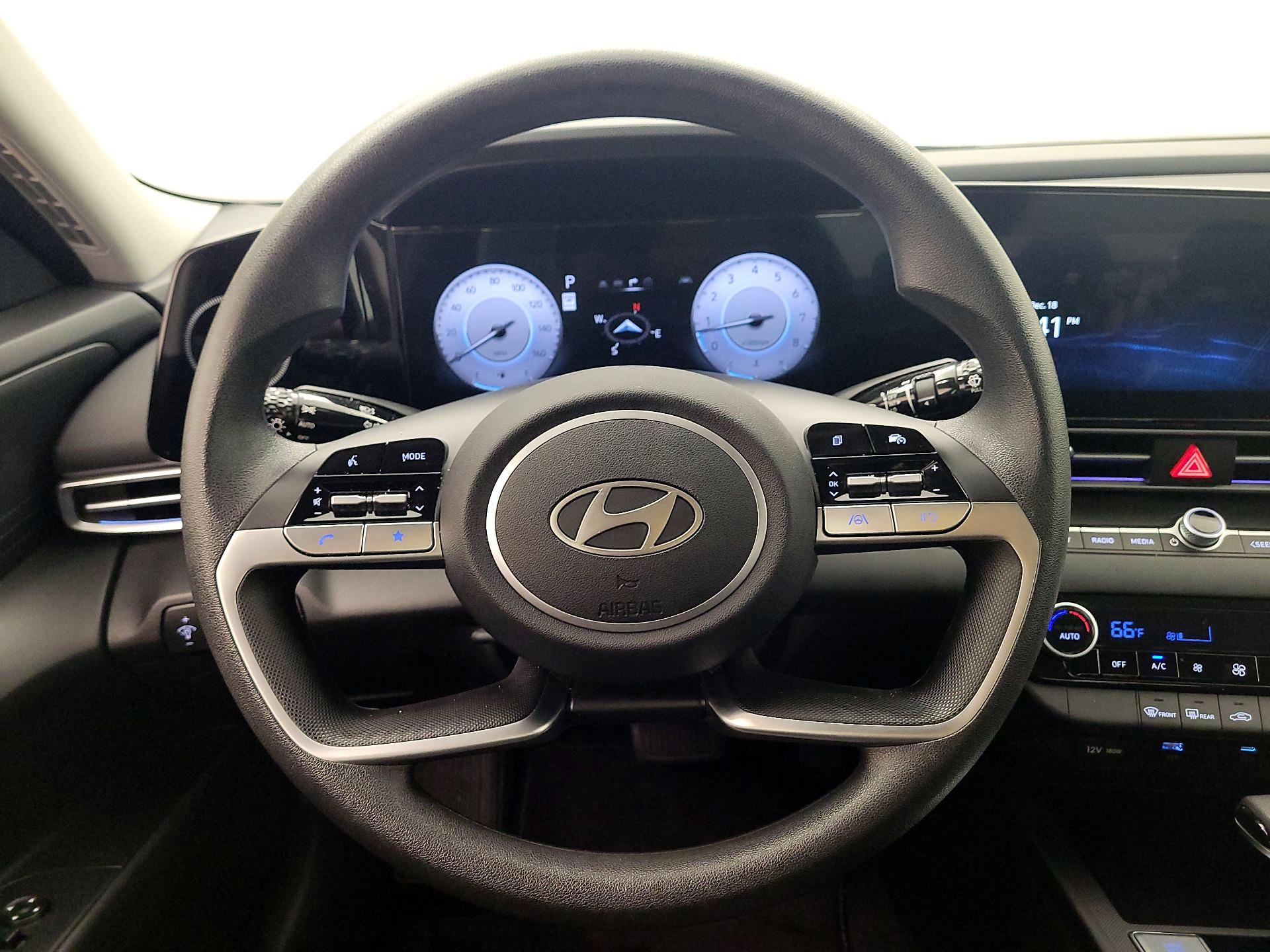 Thumbnail: 2024 Hyundai Elantra - 10