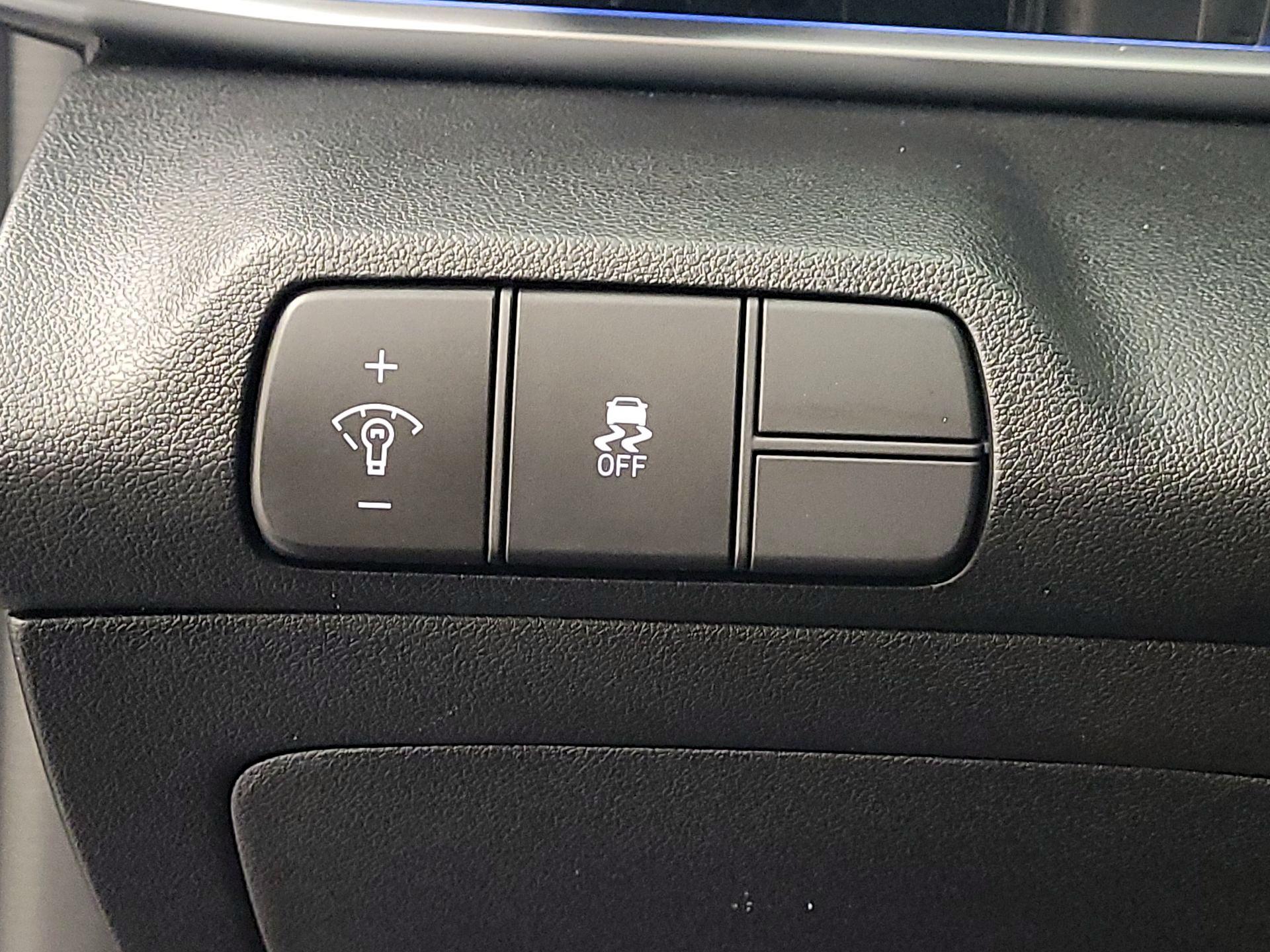 Thumbnail: 2024 Hyundai Elantra - 13