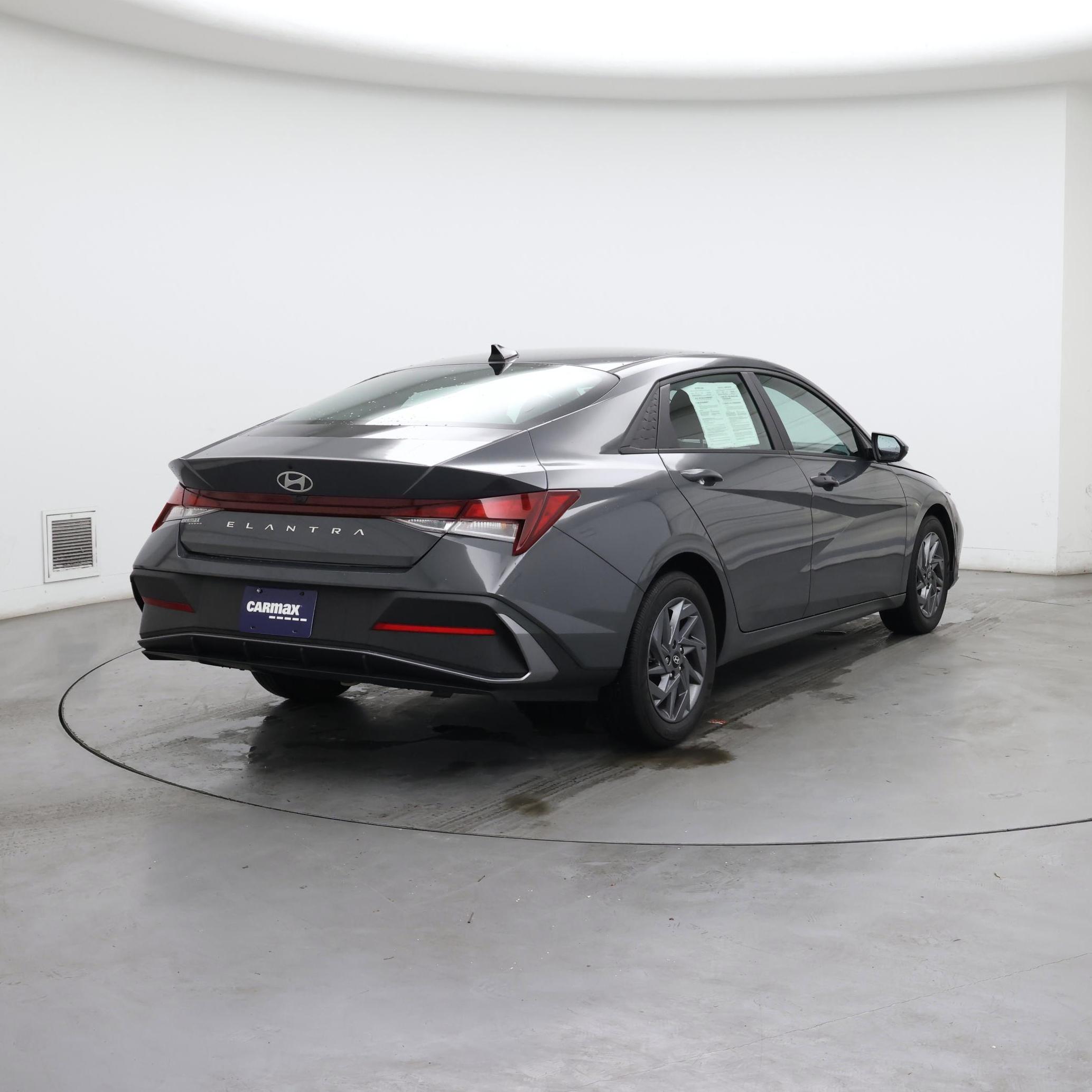 Thumbnail: 2024 Hyundai Elantra - 8