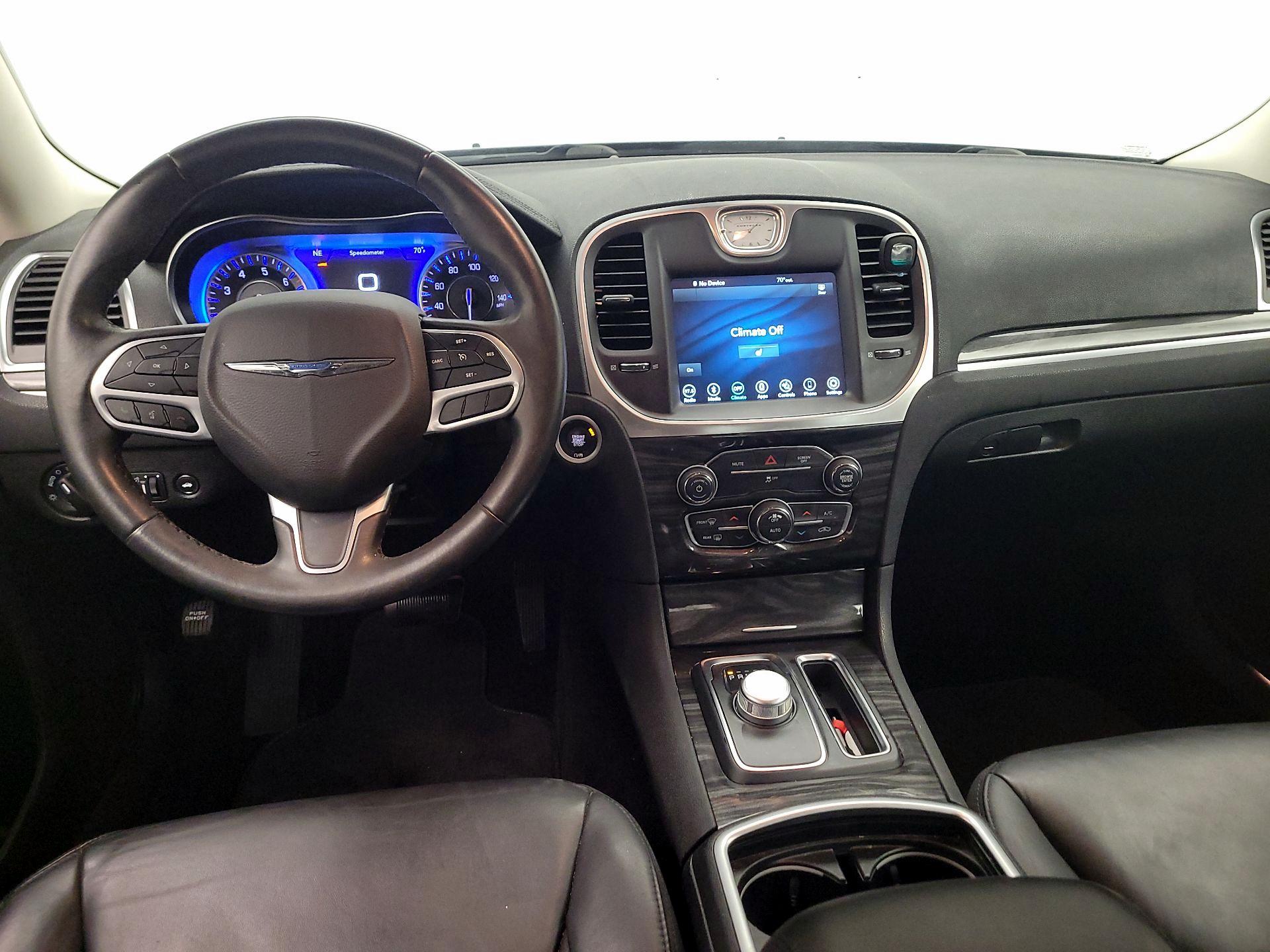 Thumbnail: 2019 Chrysler 300 - 9