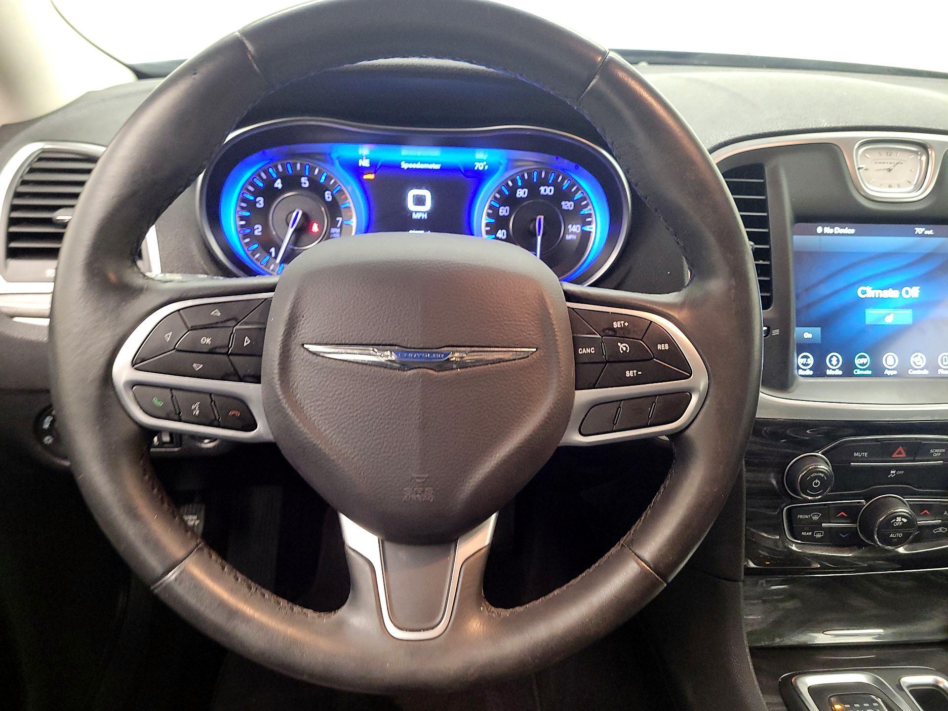 Thumbnail: 2019 Chrysler 300 - 10