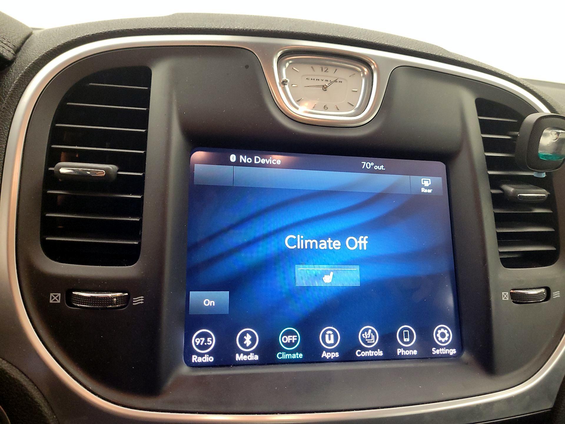 Thumbnail: 2019 Chrysler 300 - 13