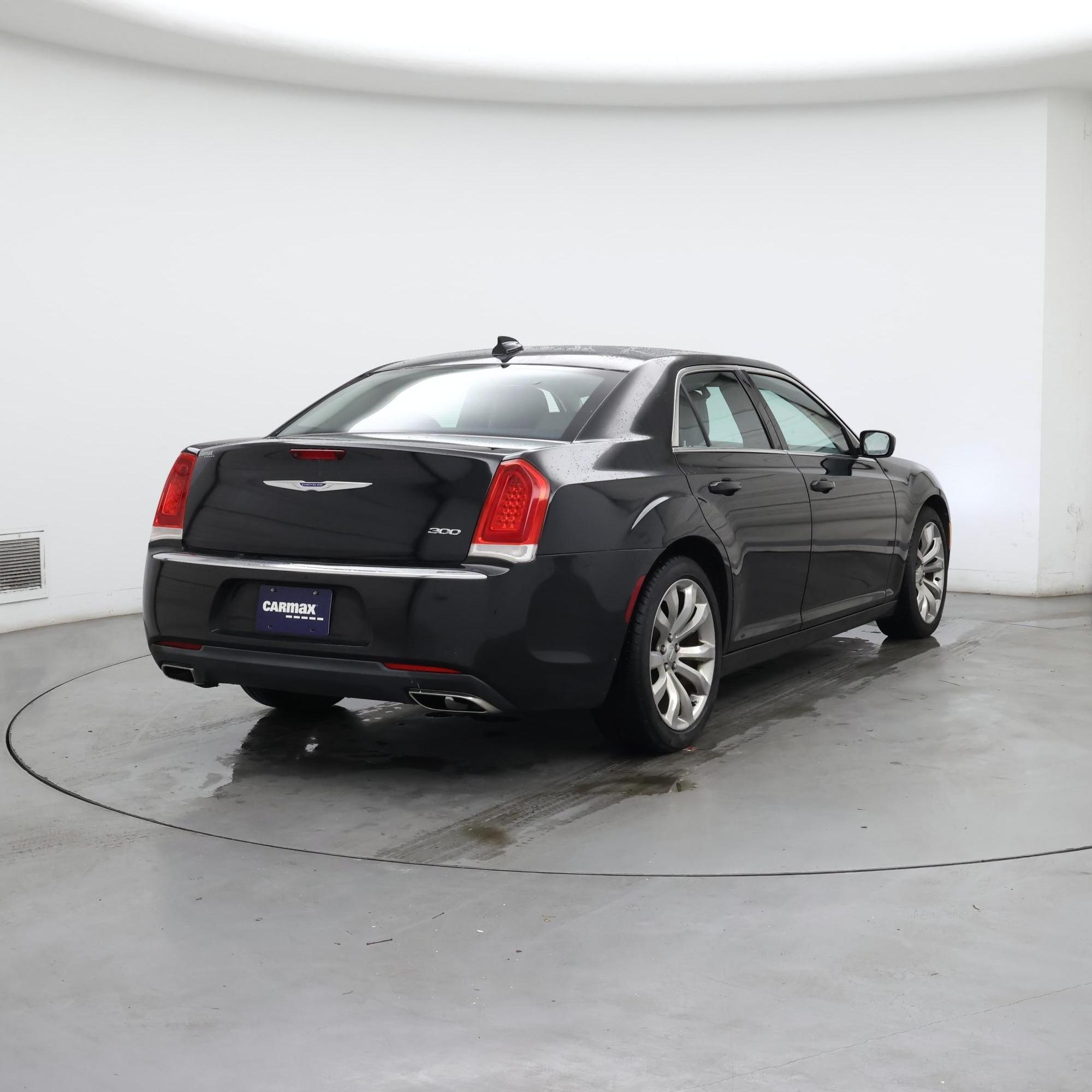 Thumbnail: 2019 Chrysler 300 - 8