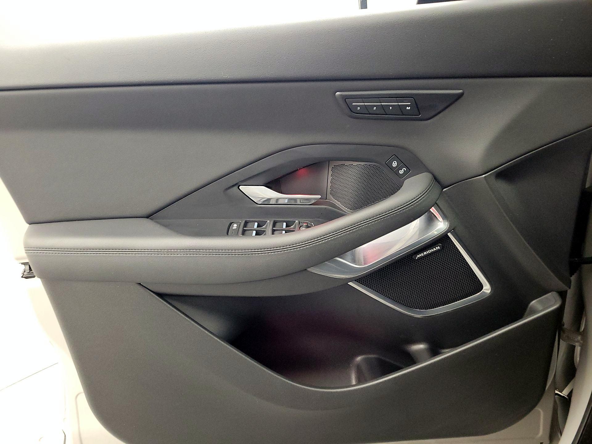 Thumbnail: 2019 Jaguar E-Pace - 12