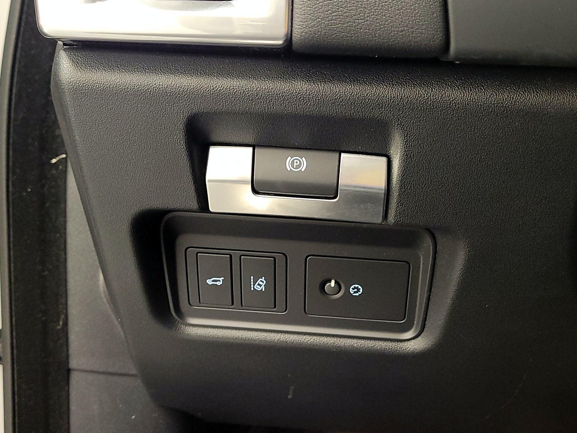 Thumbnail: 2019 Jaguar E-Pace - 13