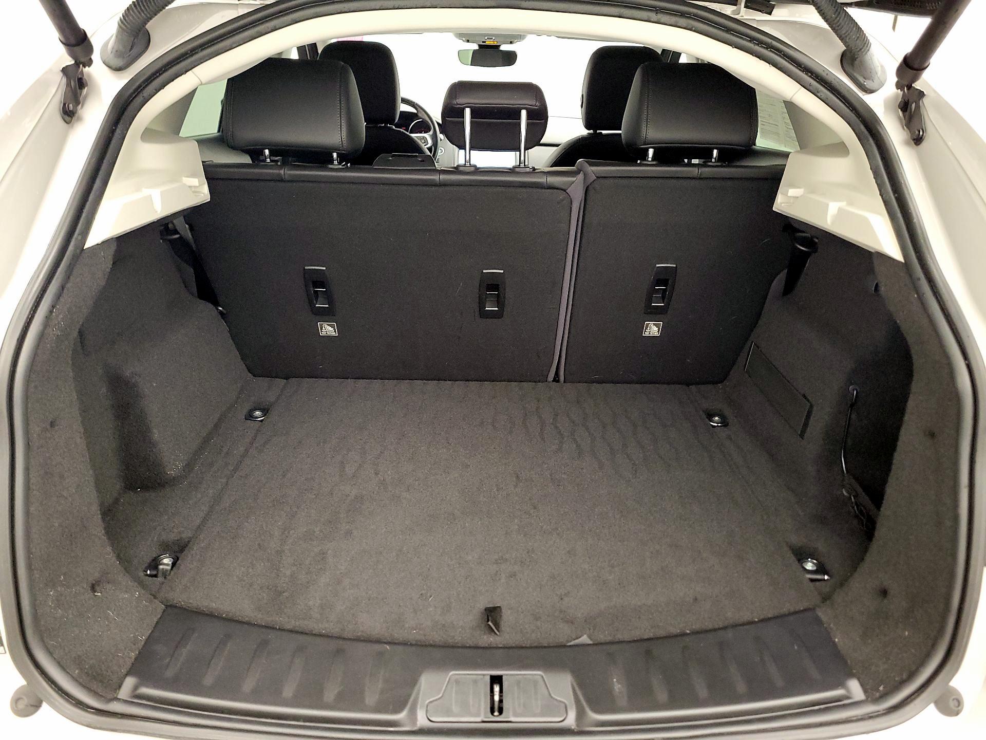 Thumbnail: 2019 Jaguar E-Pace - 20