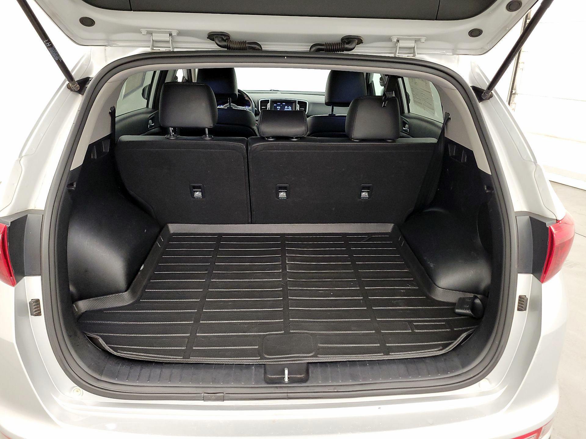 Thumbnail: 2017 Kia Sportage - 16