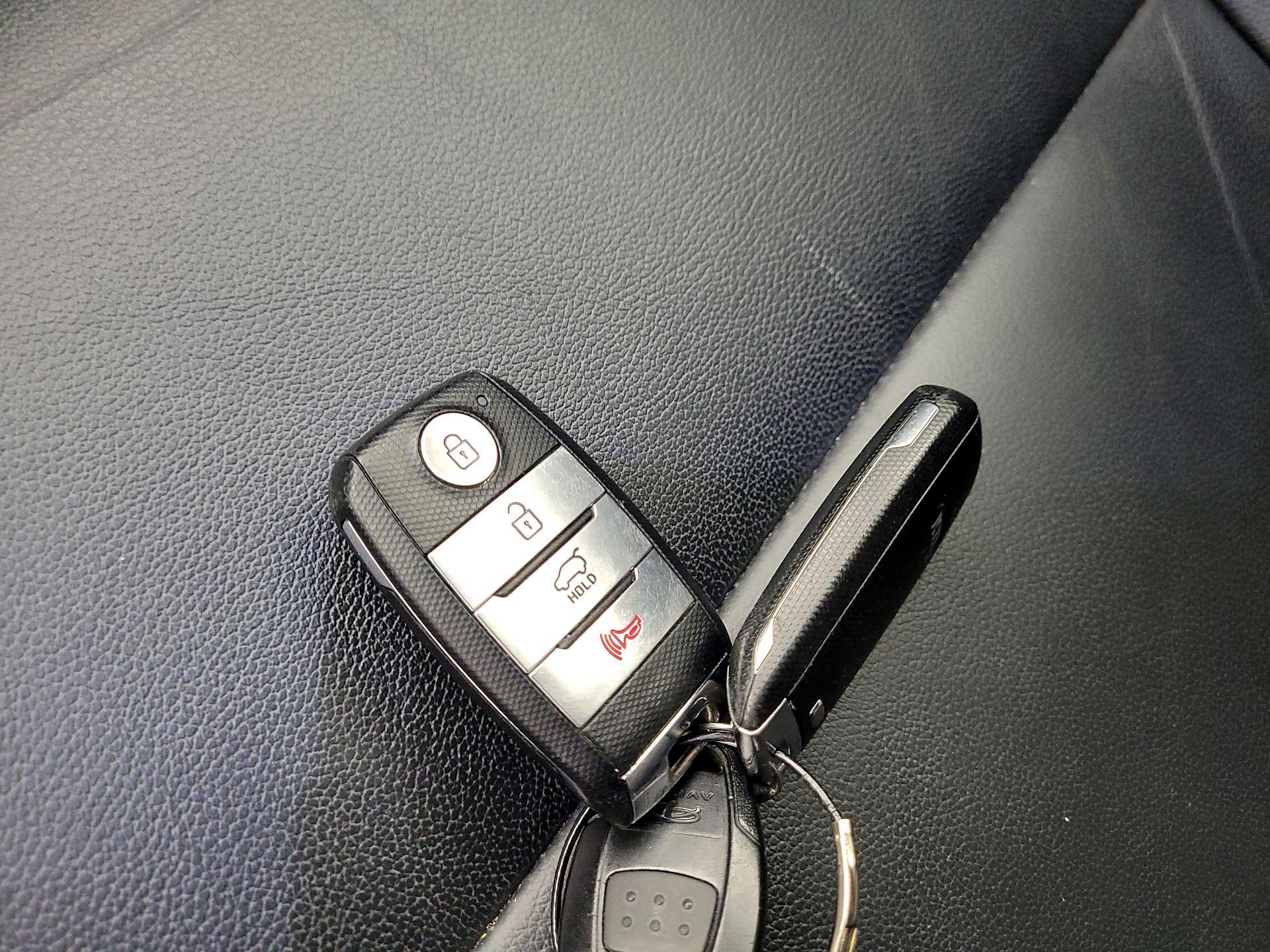 Thumbnail: 2017 Kia Sportage - 18