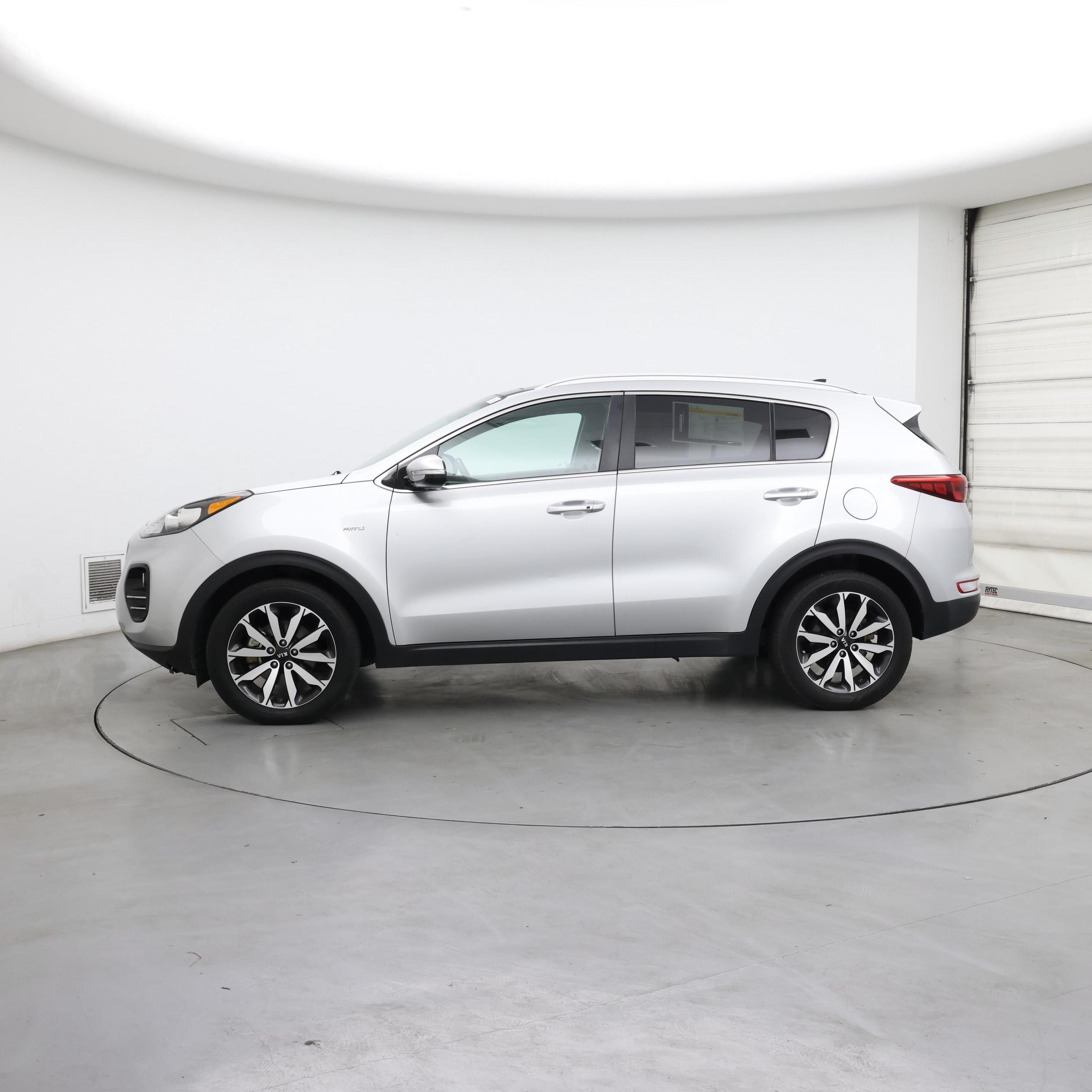 Thumbnail: 2017 Kia Sportage - 3