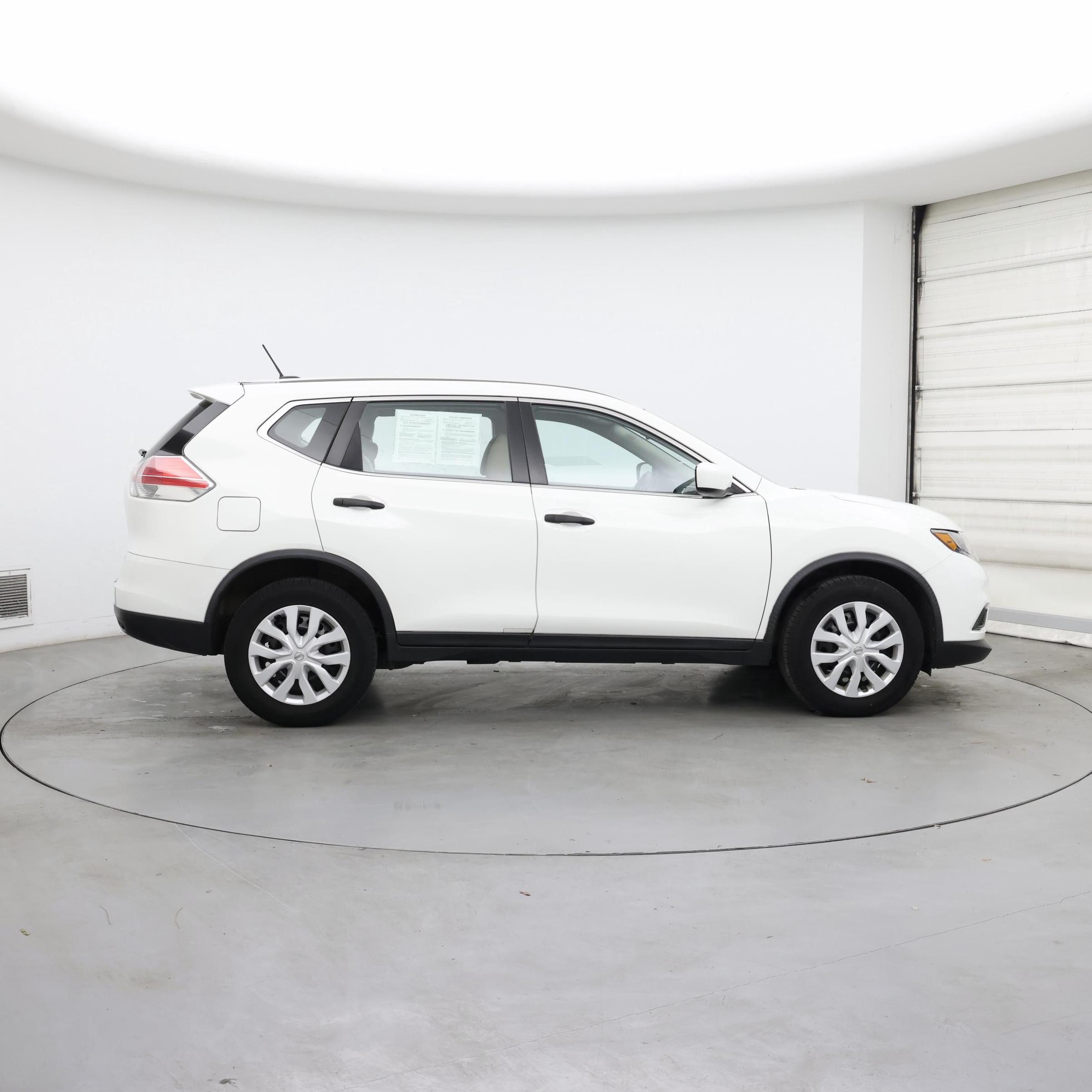 Thumbnail: 2016 Nissan Rogue - 7