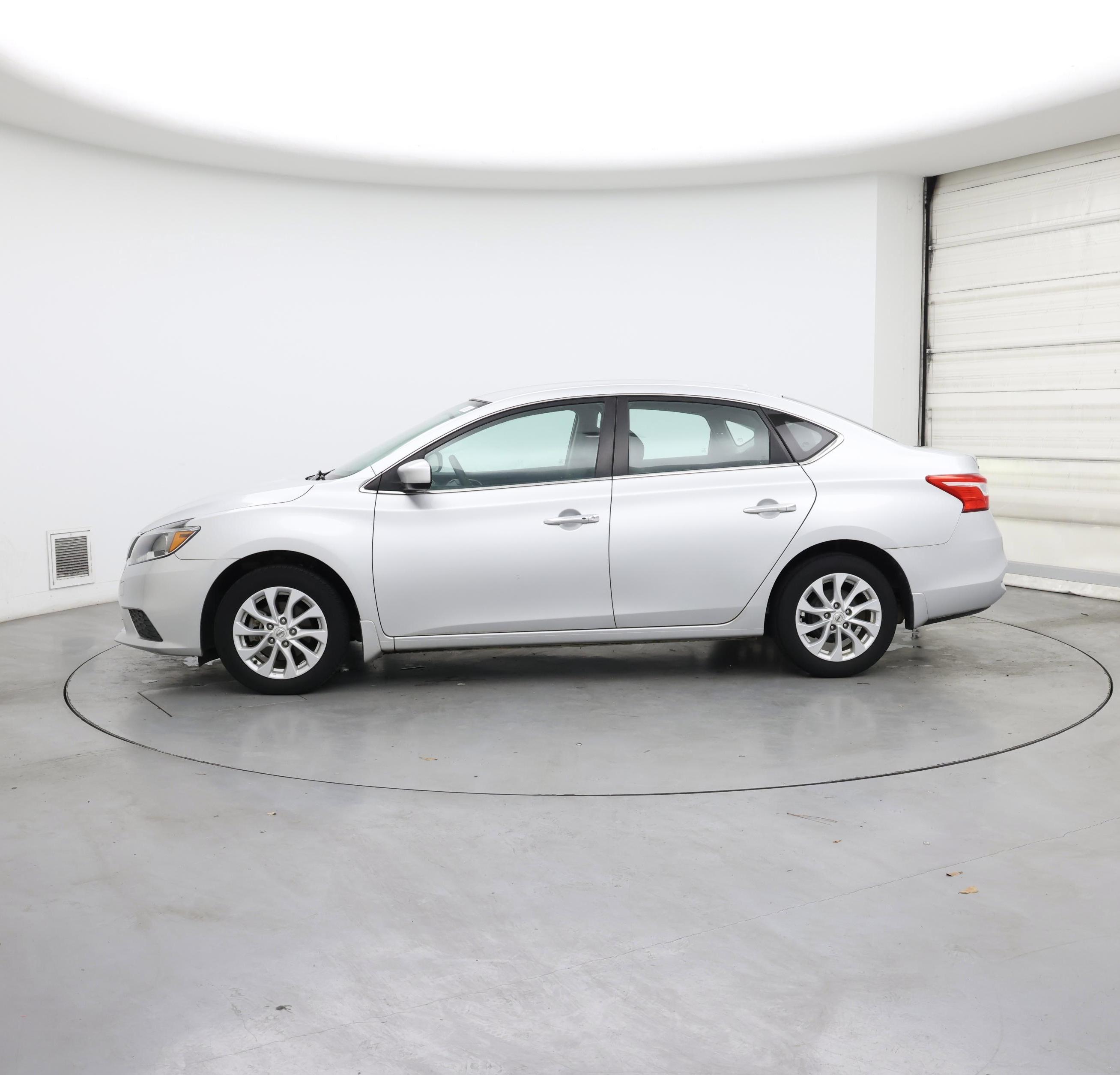 Thumbnail: 2019 Nissan Sentra - 3