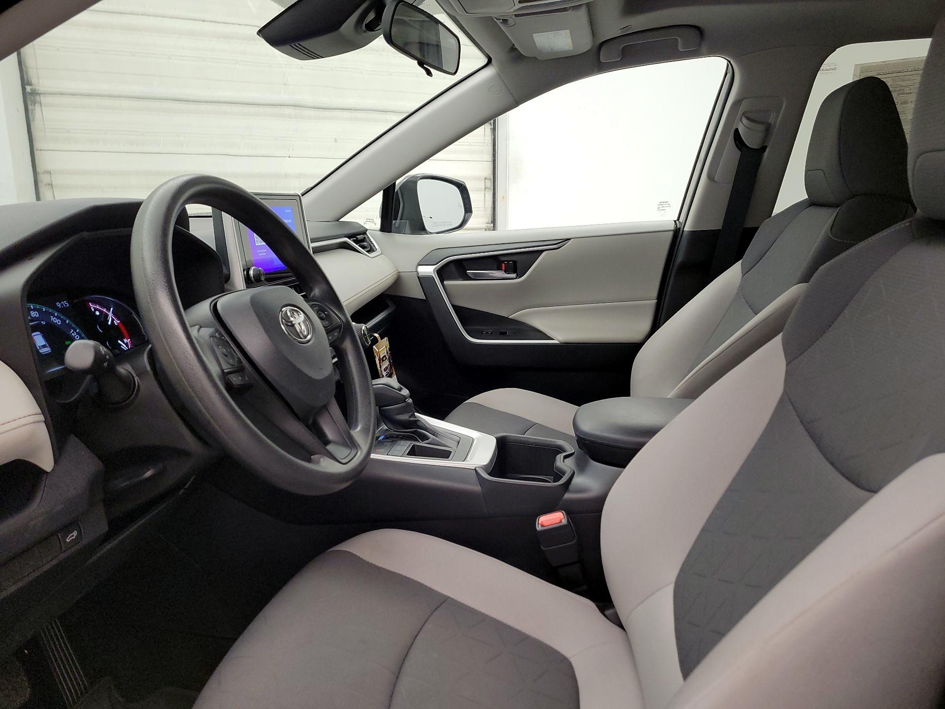 Thumbnail: 2025 Toyota RAV4 - 11